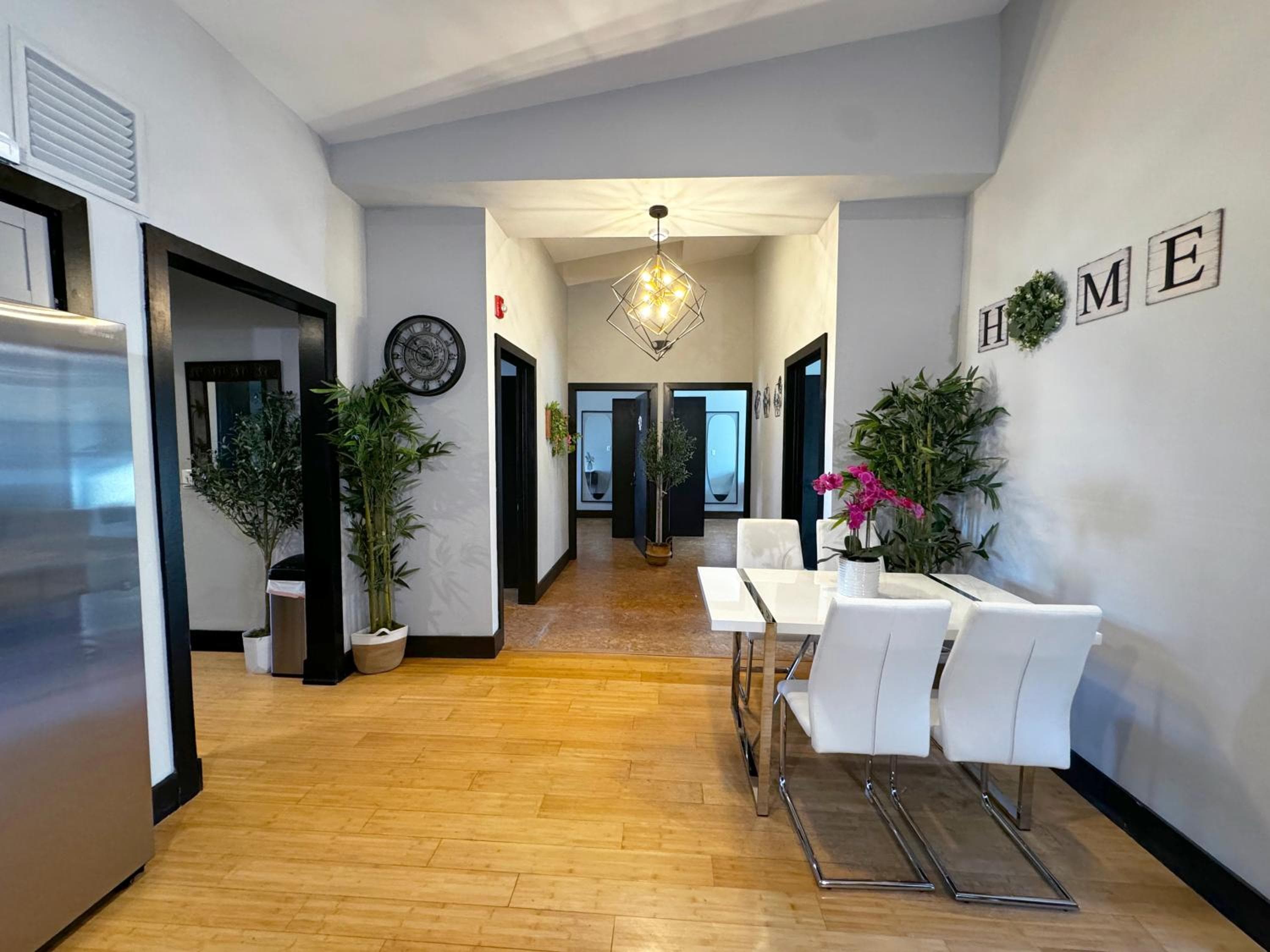 Bright & New Room Shared Apartment NYC Bus