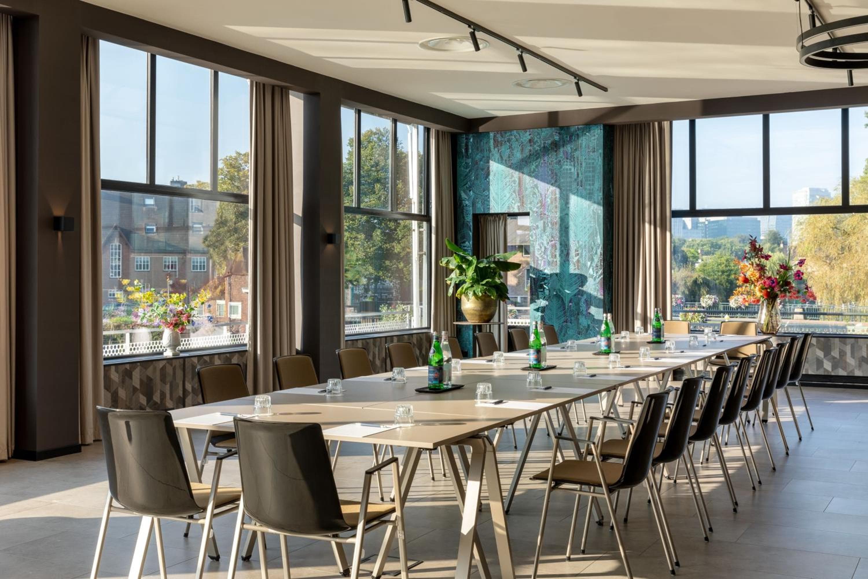 Apollo Hotel Amsterdam, a Tribute Portfolio Hotel
