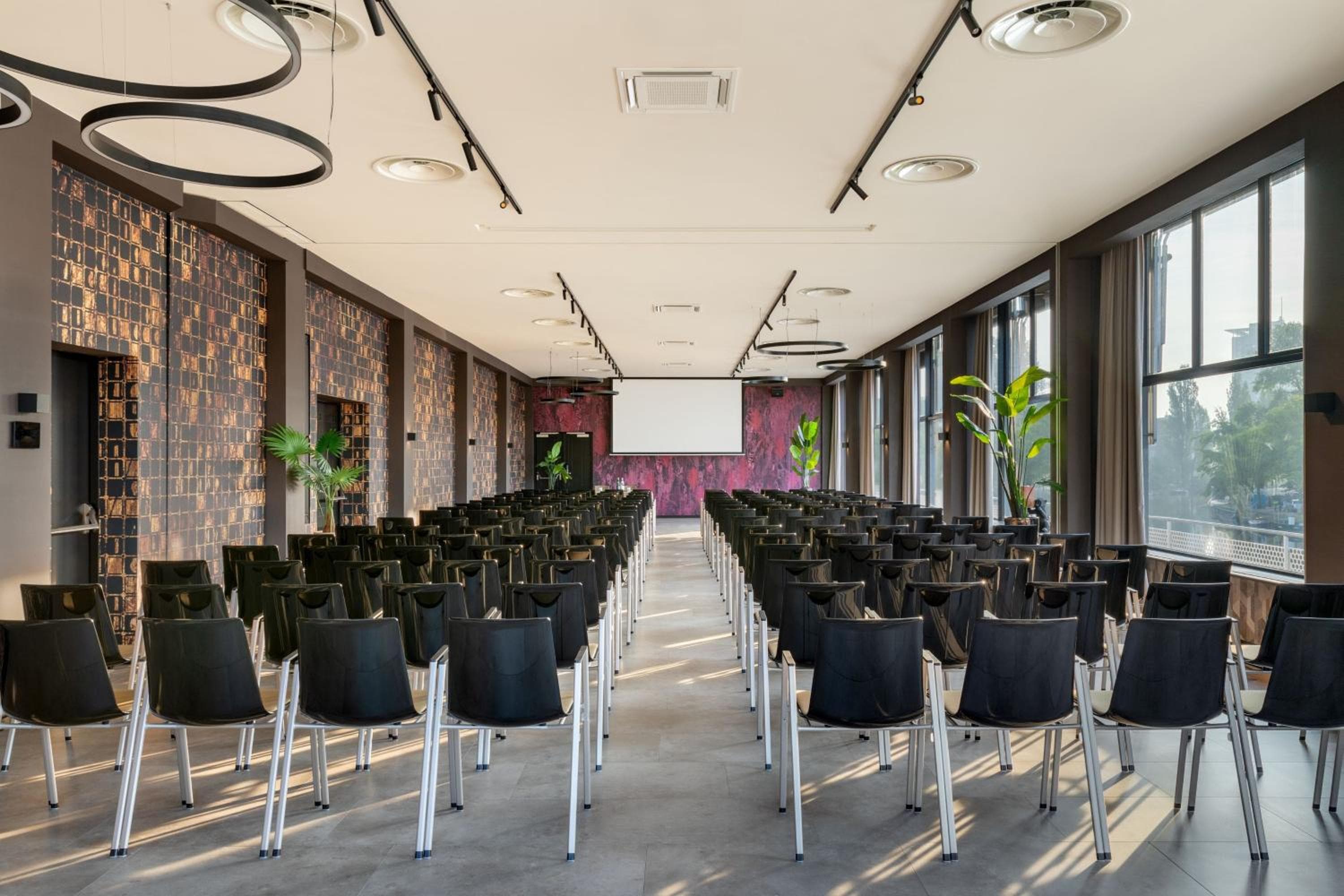 Apollo Hotel Amsterdam, a Tribute Portfolio Hotel
