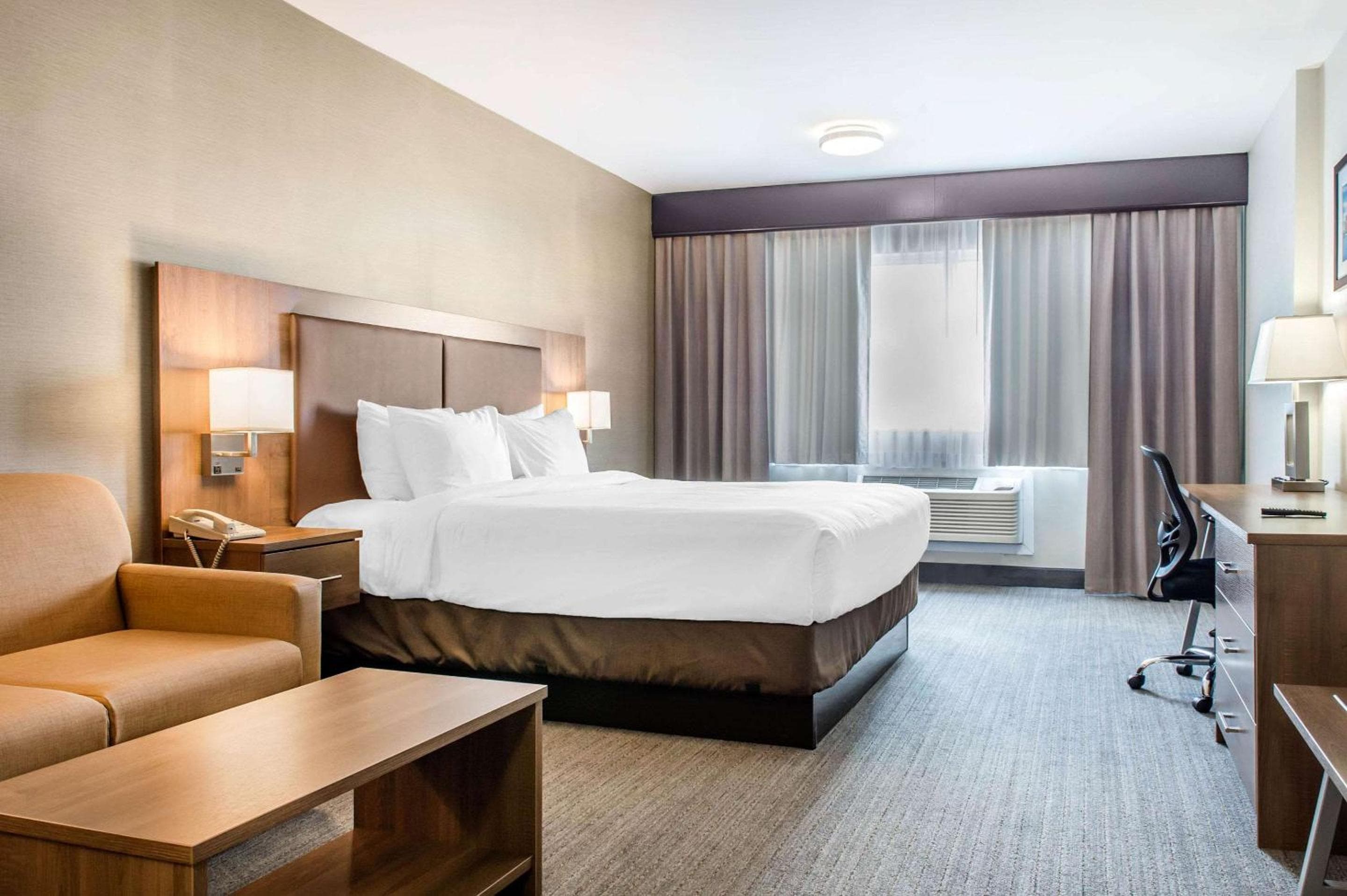 Quality Hotel Dorval Aeroport