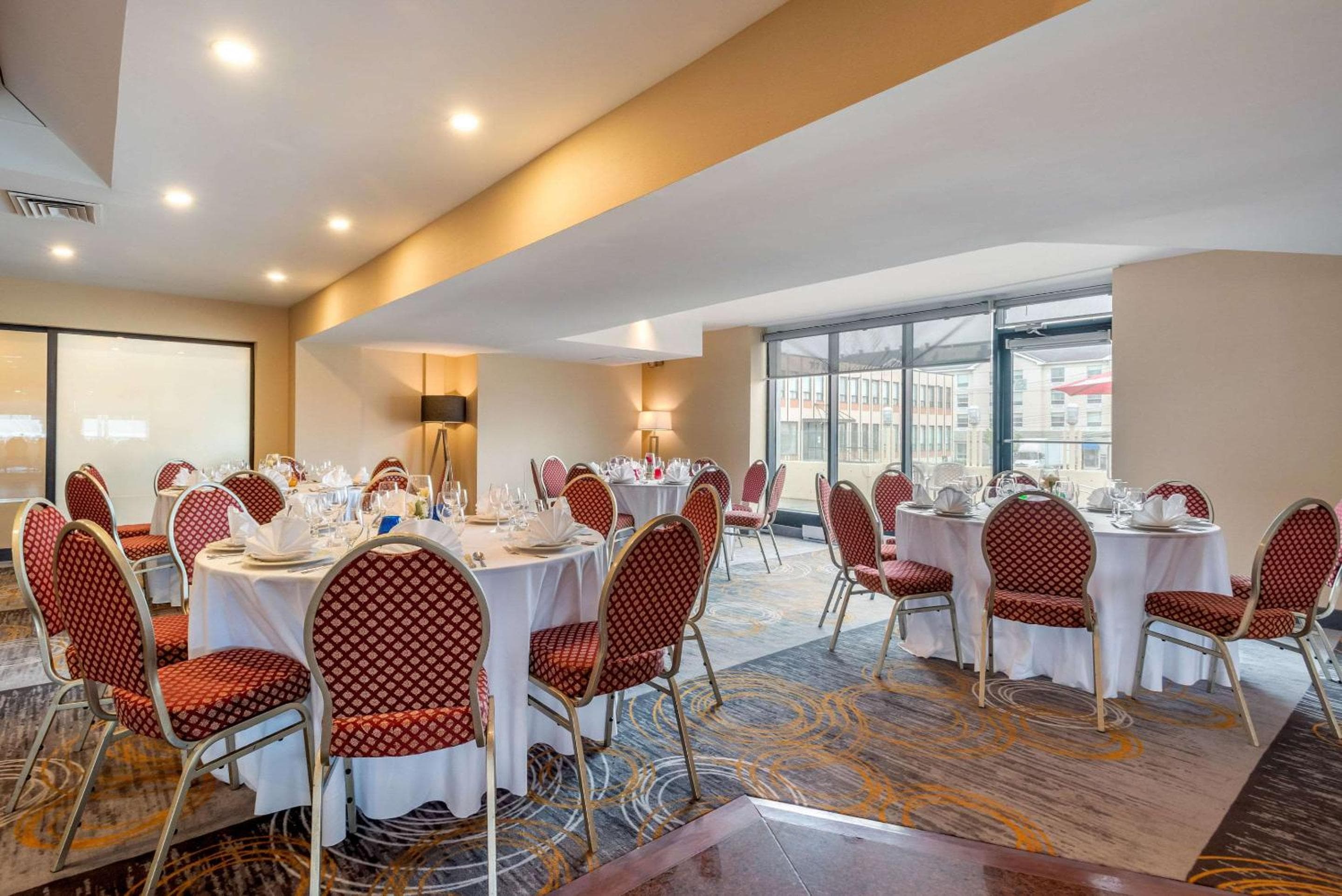 Quality Hotel Dorval Aeroport