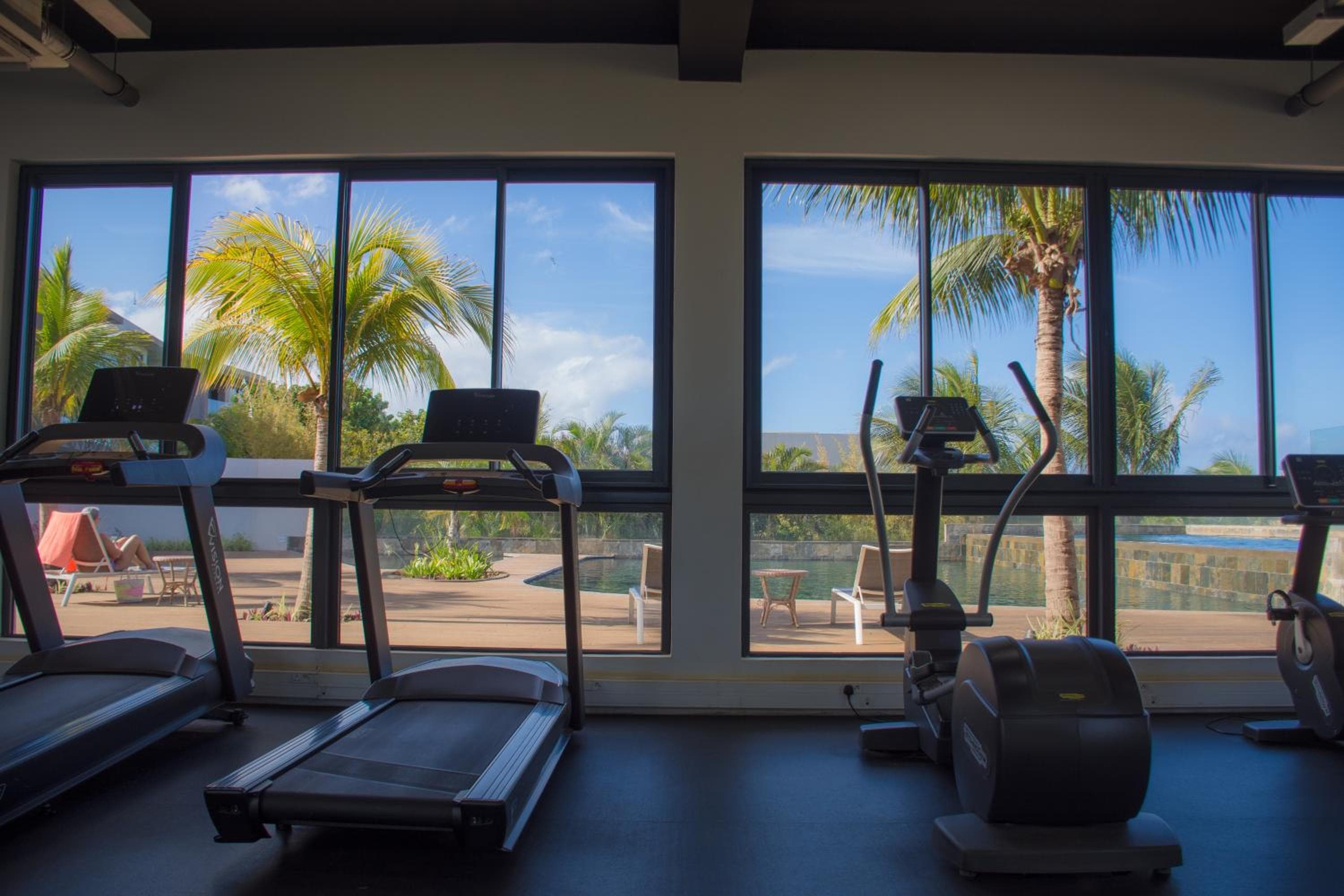 Azuri Apartment with Beach, Pools, Gym, Golf, Shops, Restaurants, Spa, Boat activities, Tennis &Paddle court, kids corner