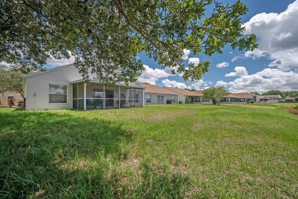 Newly Renovated 4BR 2B Riverview Oasis with King