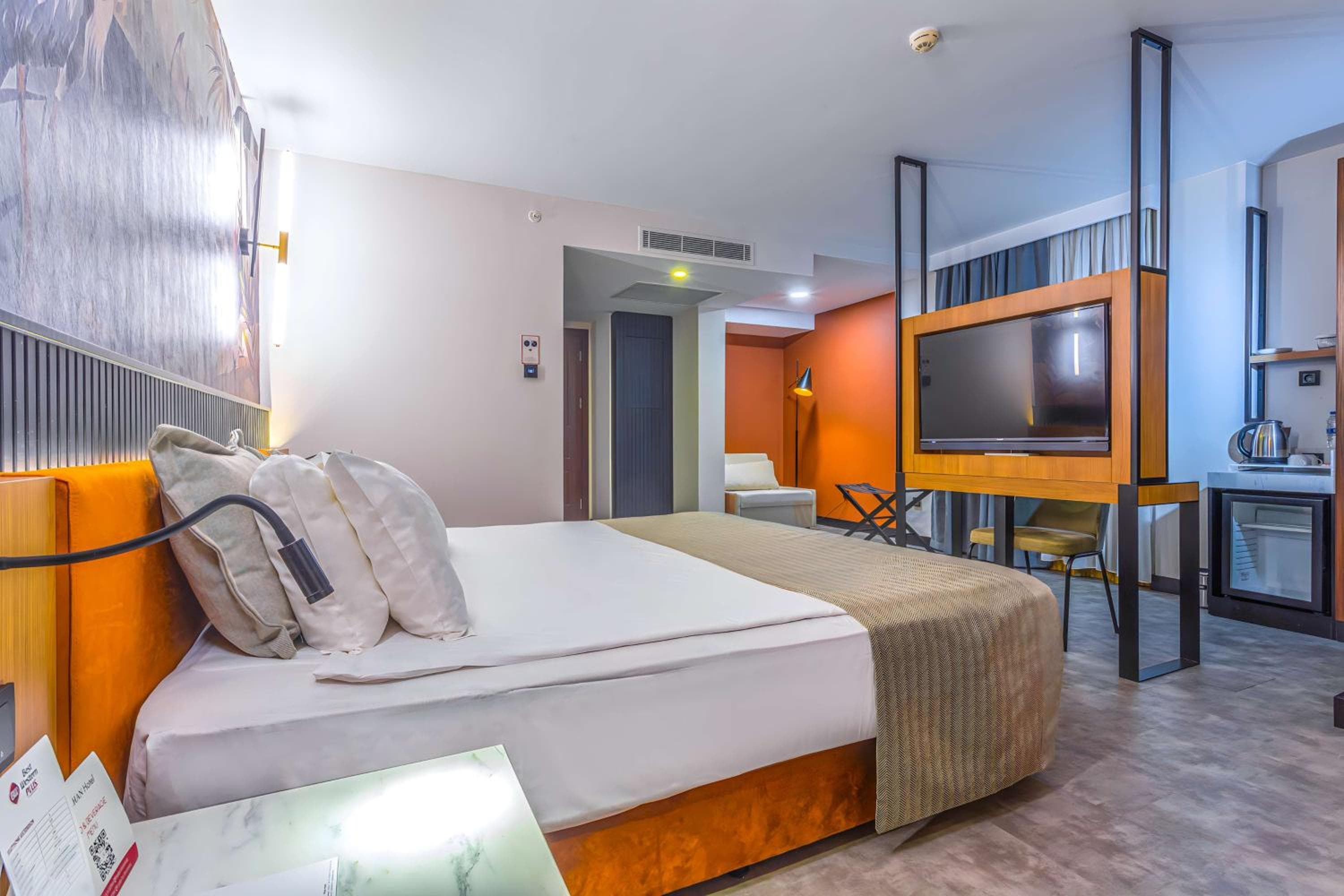 Best Western Plus Khan Hotel