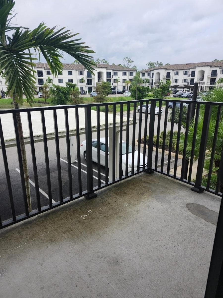 Relaxing Gated 2BR Condo WPoolBBQ in Fort Myers