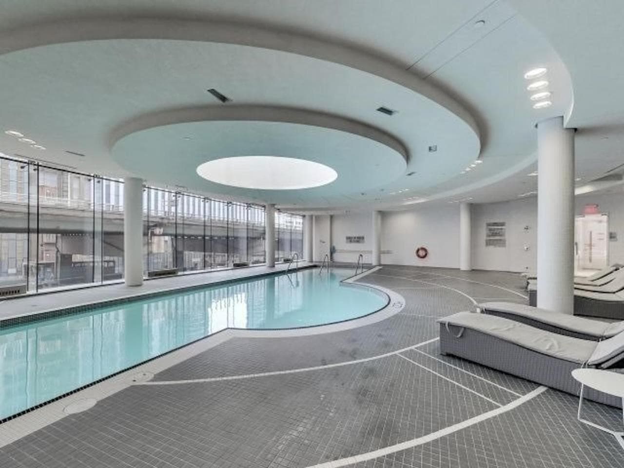 Beautiful Luxurious Modern Condo With Breathtaking Views