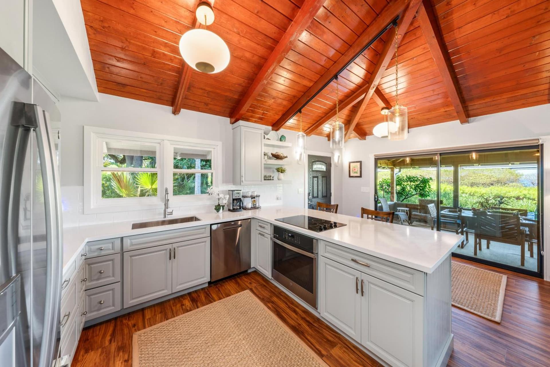 International Colony Club 41 · ICC 41 Remodeled 3BD Cottage w He