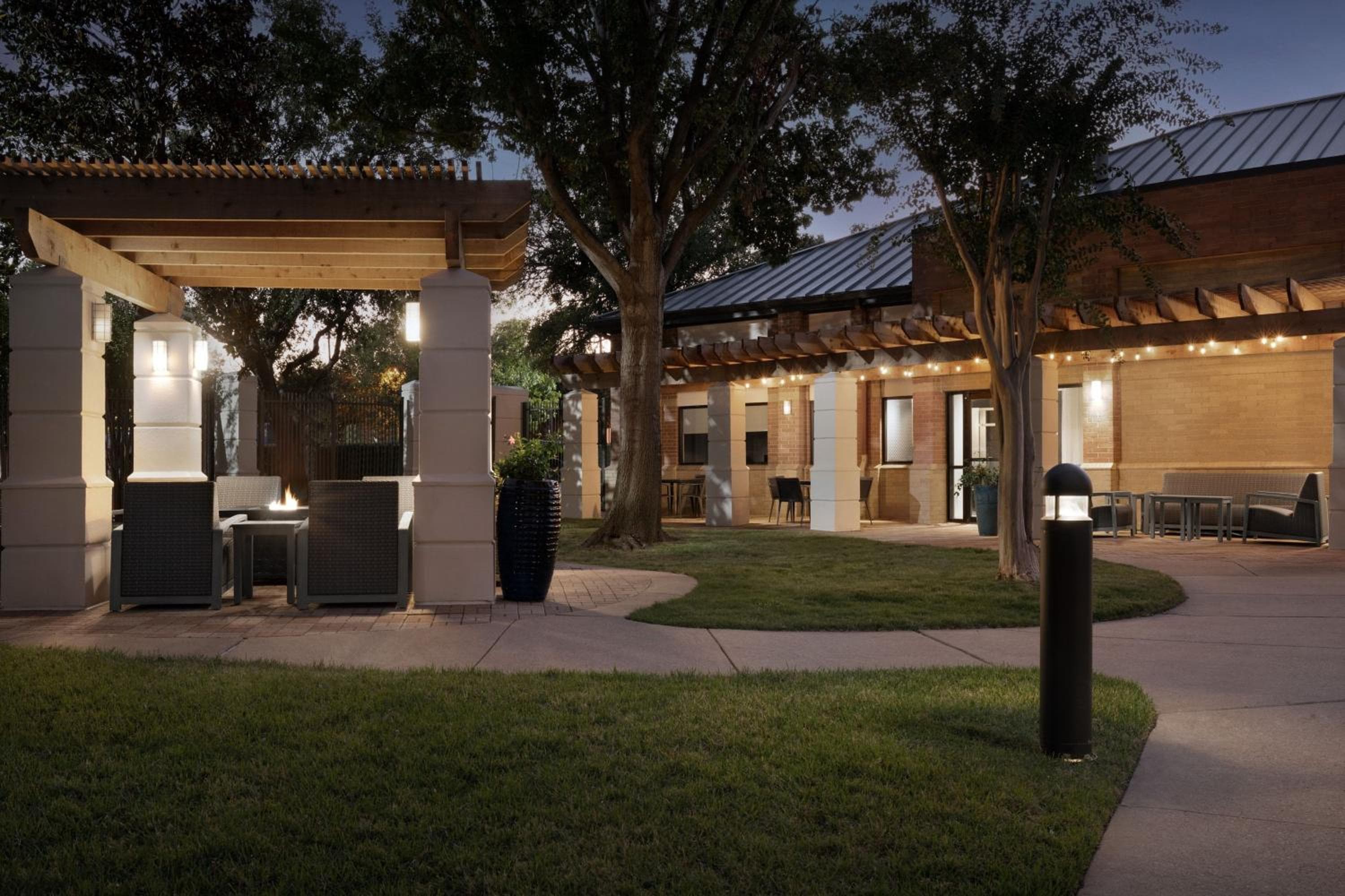 Courtyard Dallas Addison Quorum Drive