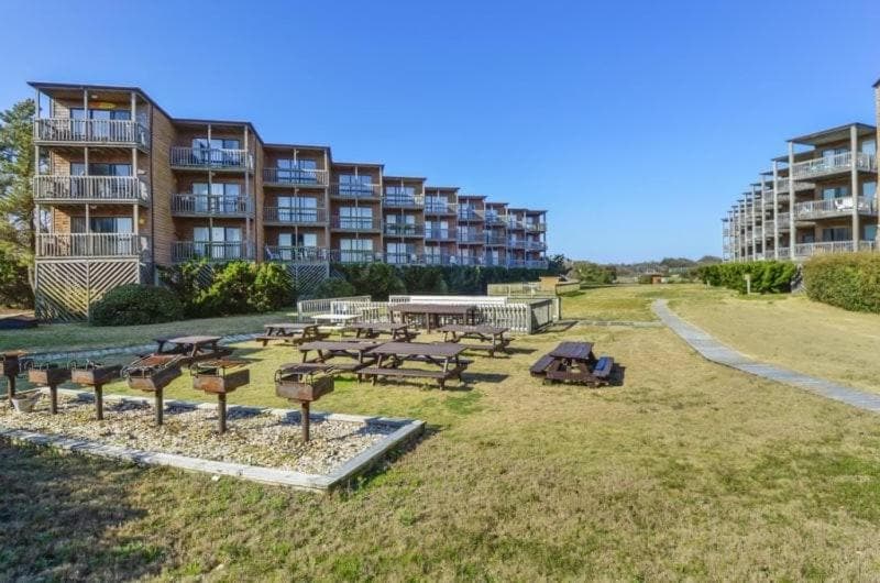 C307A Delightful Diversion Oceanfront Pool