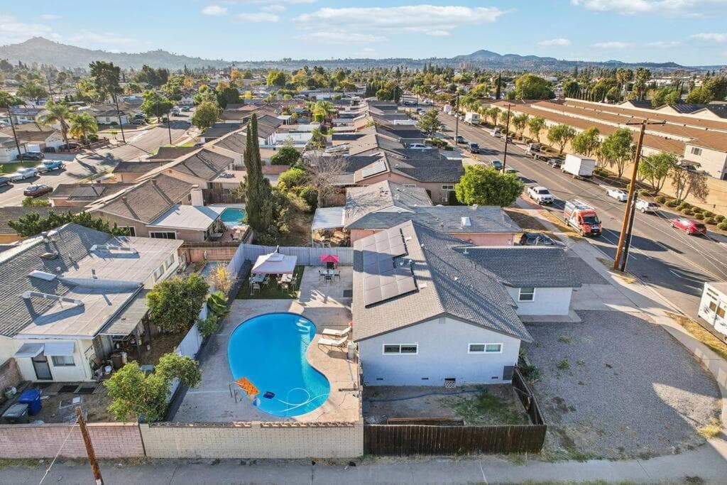 Entire Private 3-Bedroom House with Pool, Garage, Gated Yard, Free Party Rental, Event