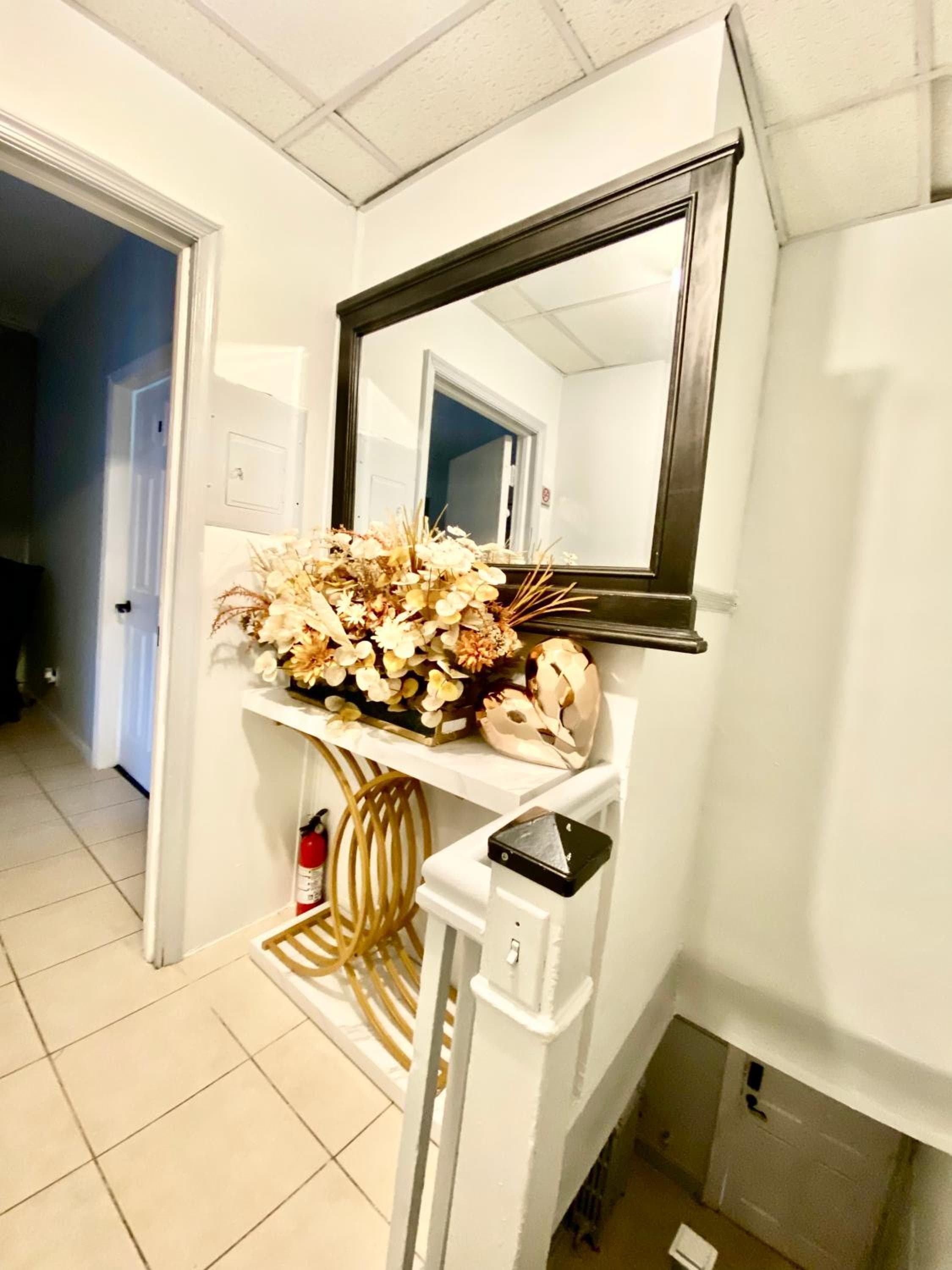 Private Room A-KING BED-12Mints NYCity Times Square