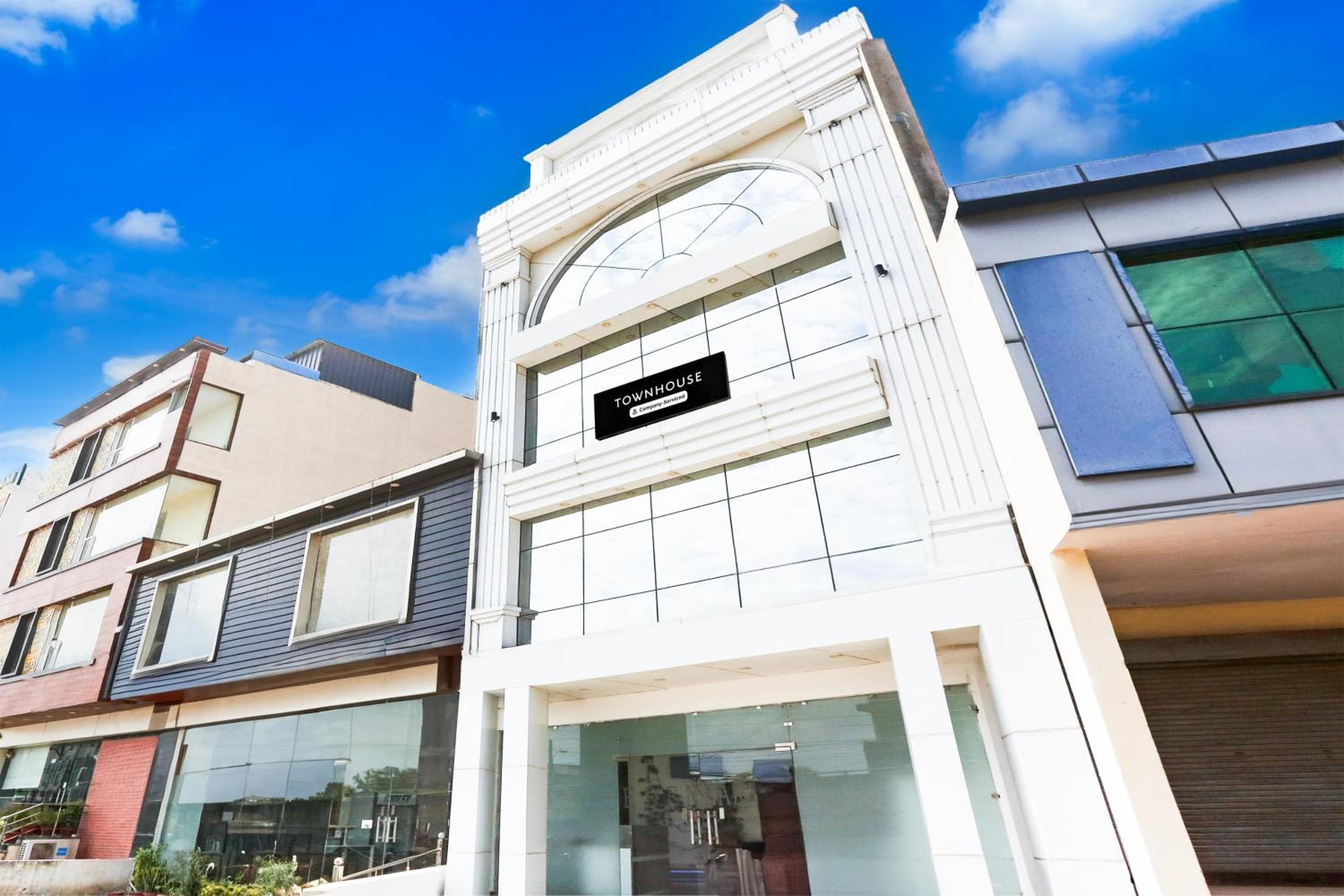 Townhouse Eden Garden Zirakpur