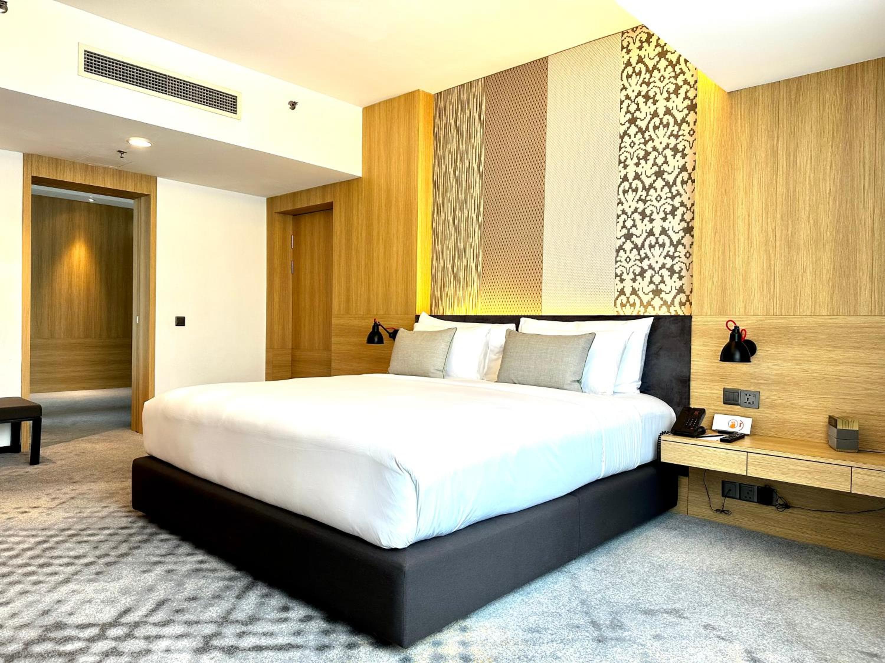 G Hotel Gurney