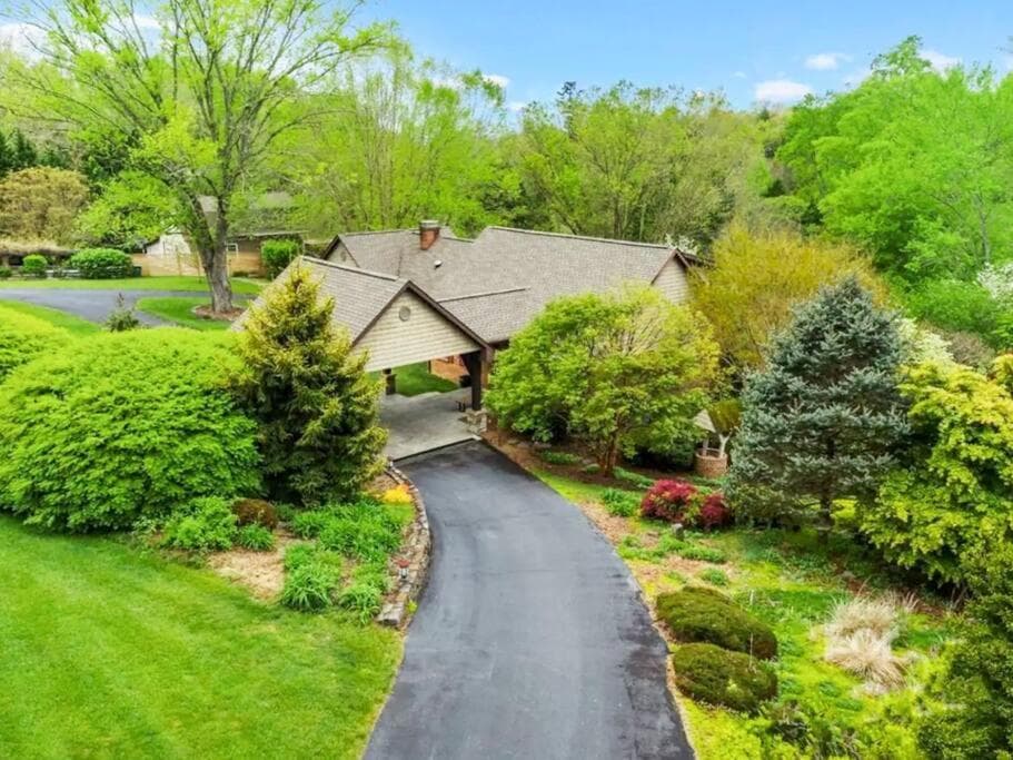 5 Acre Estate with Power and Water, MTR Option Also