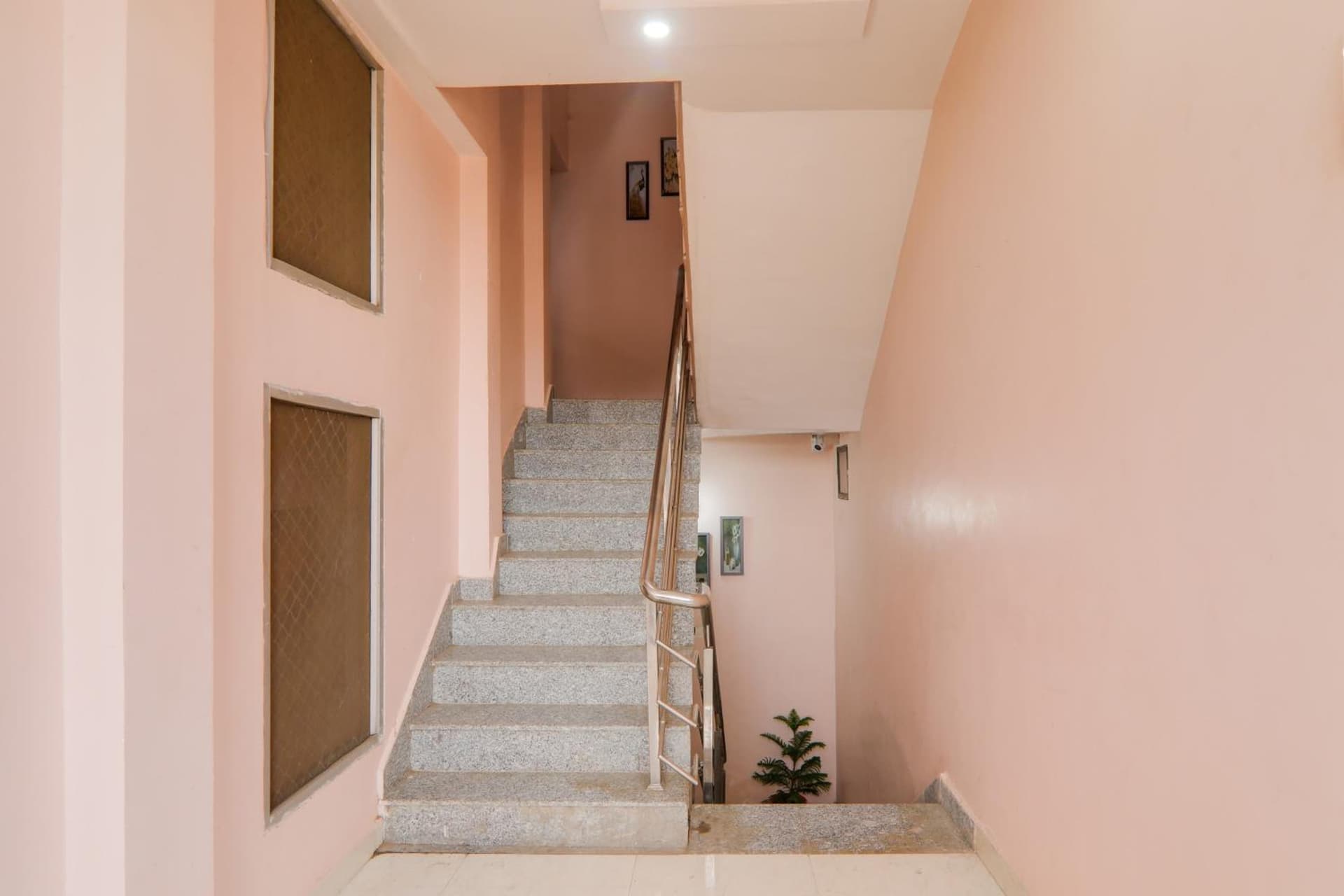 Super OYO Hotel O Dwarka In
