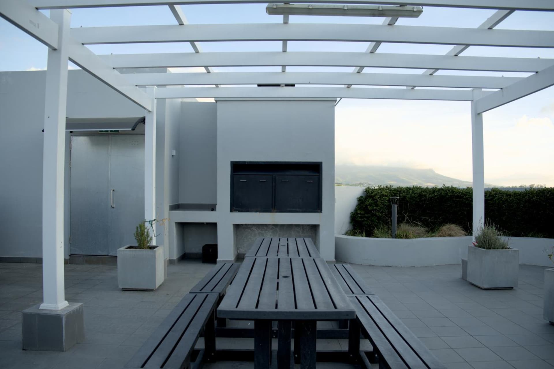 Vine & Valley Apartment
