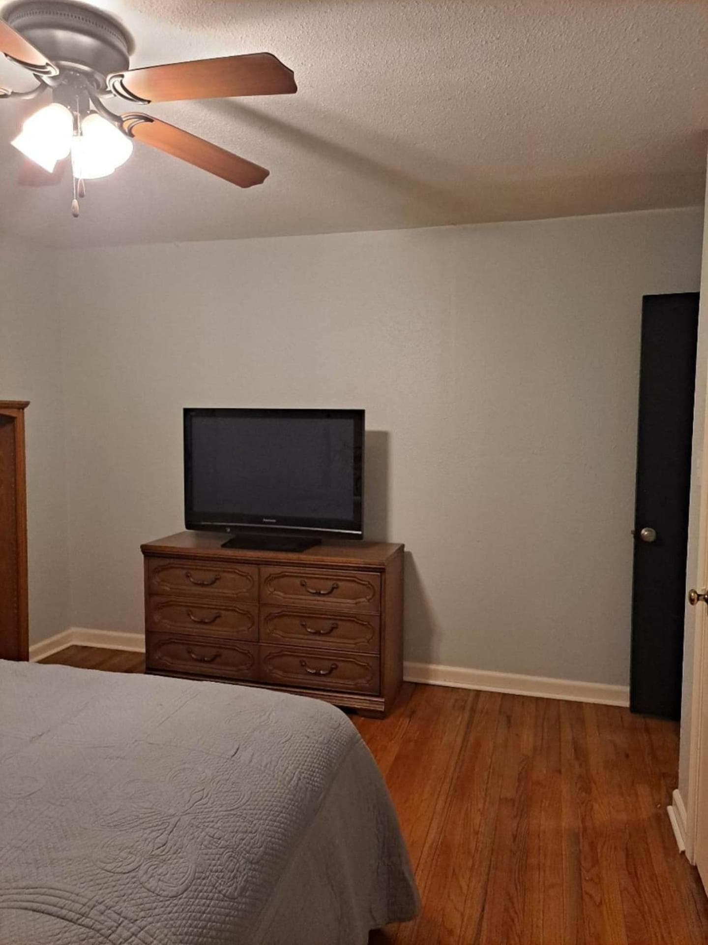 Cozy 3 Bedroom In Prime Location!