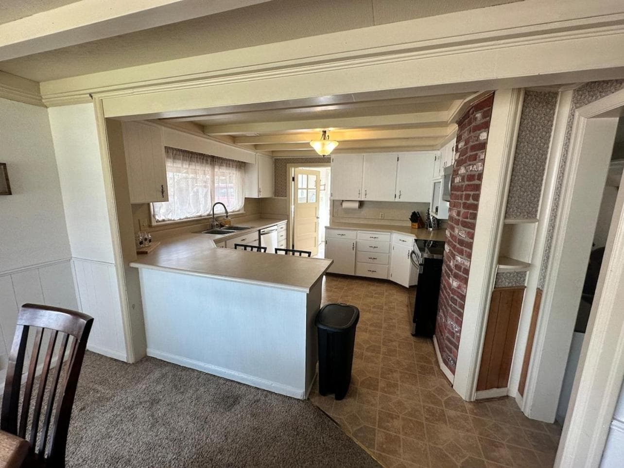 Medford Home And 2 Condos With Pool