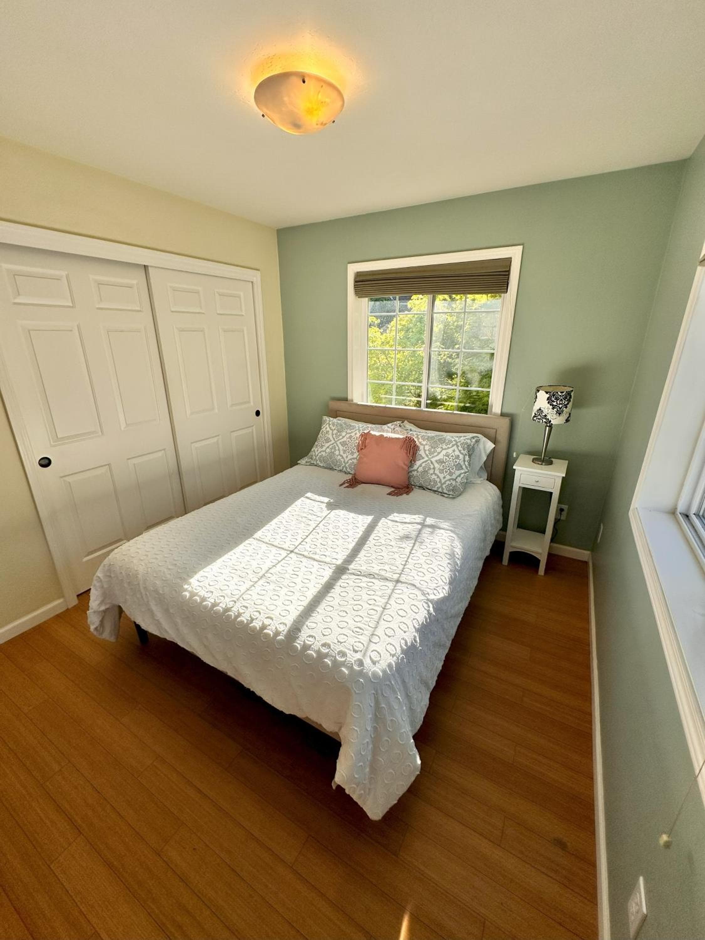 Medford Home And 2 Condos With Pool