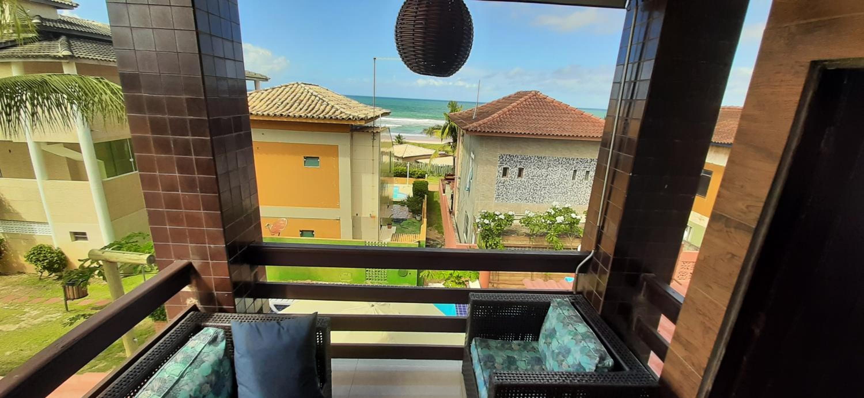 Chalé Beira-Mar com Piscina Privativa e Varanda em Barra do Jacuípe