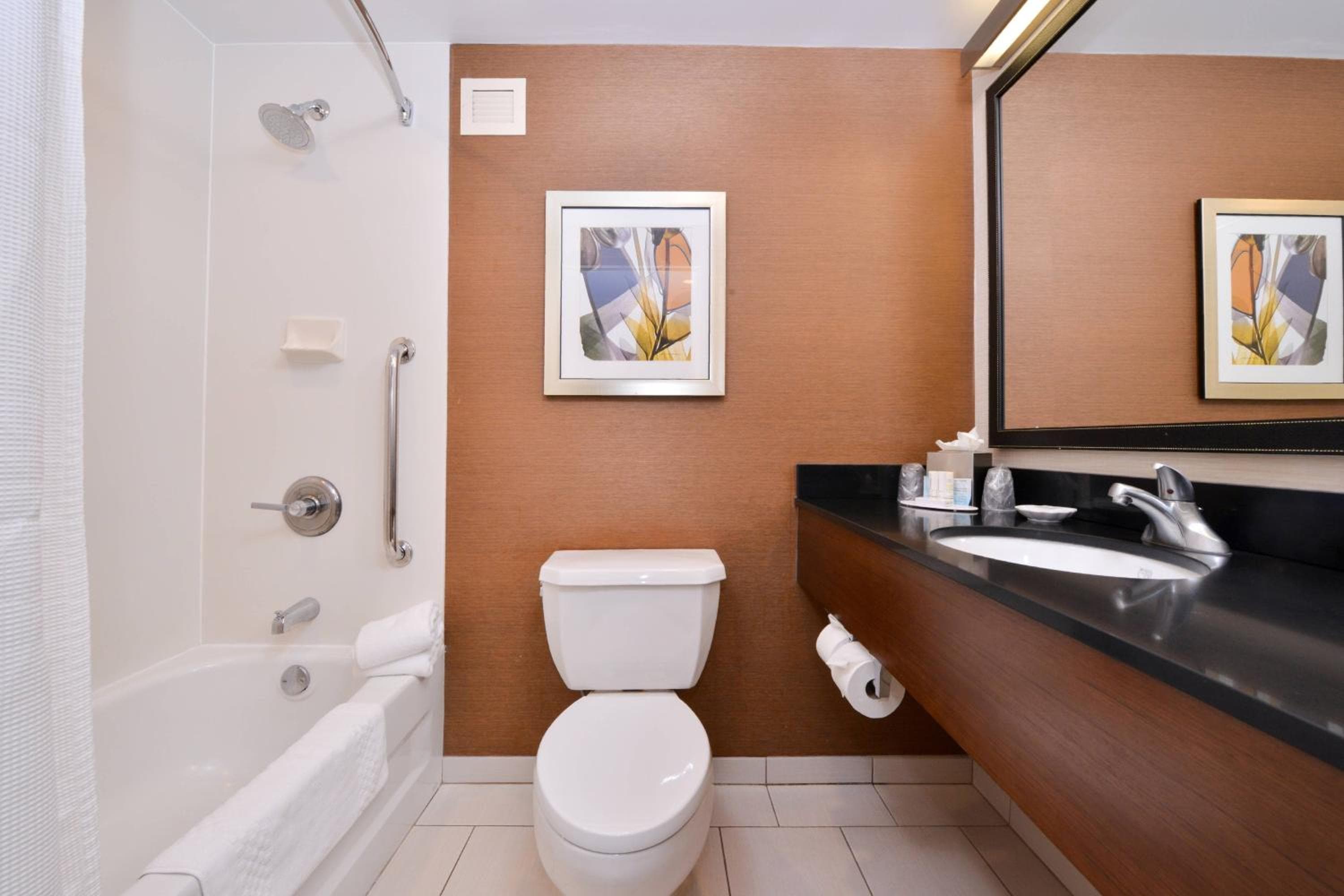 Fairfield Inn and Suites by Marriott Rochester West/Greece