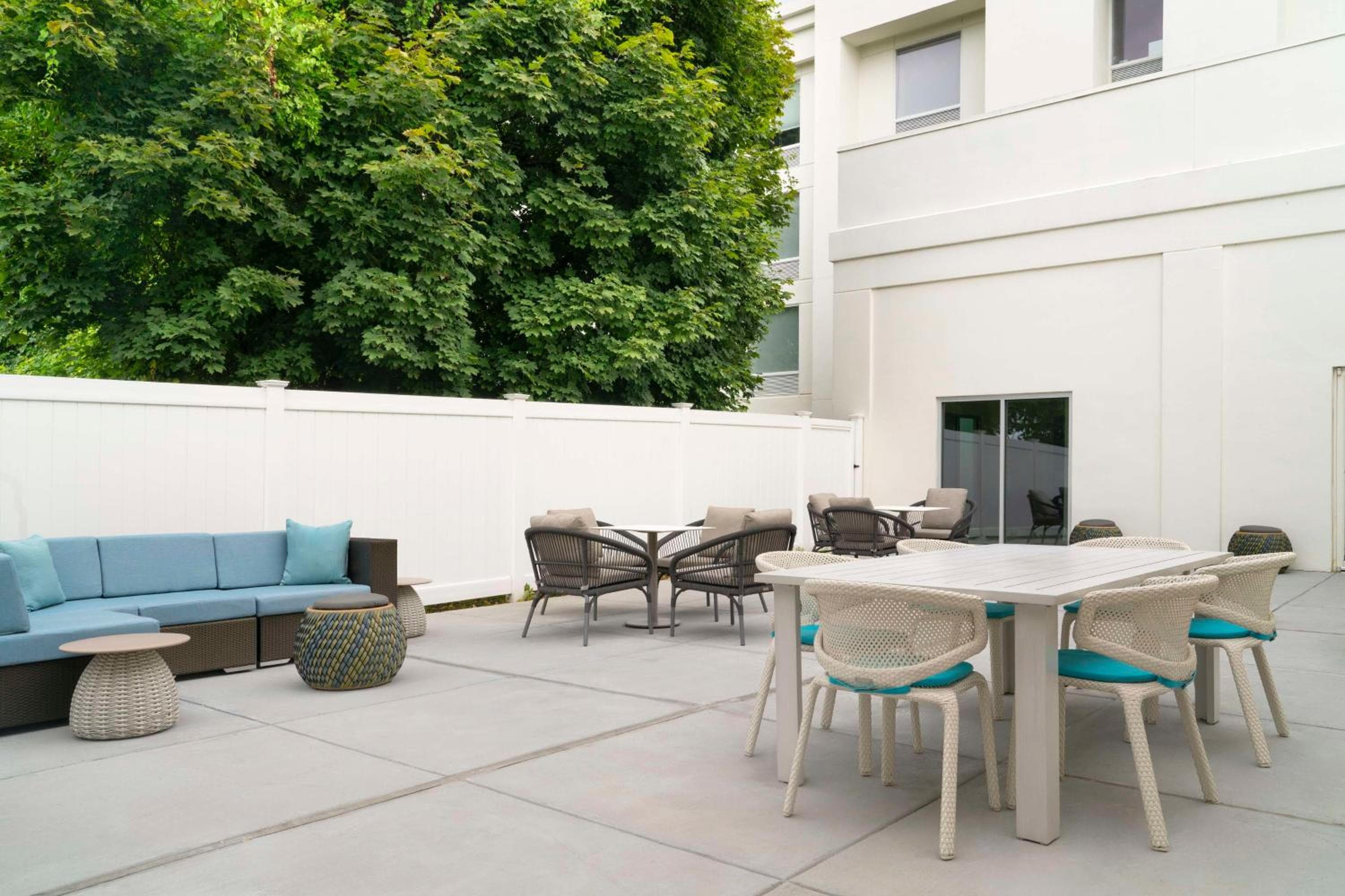 Homewood Suites by Hilton Chicago Downtown - Magnificent Mile