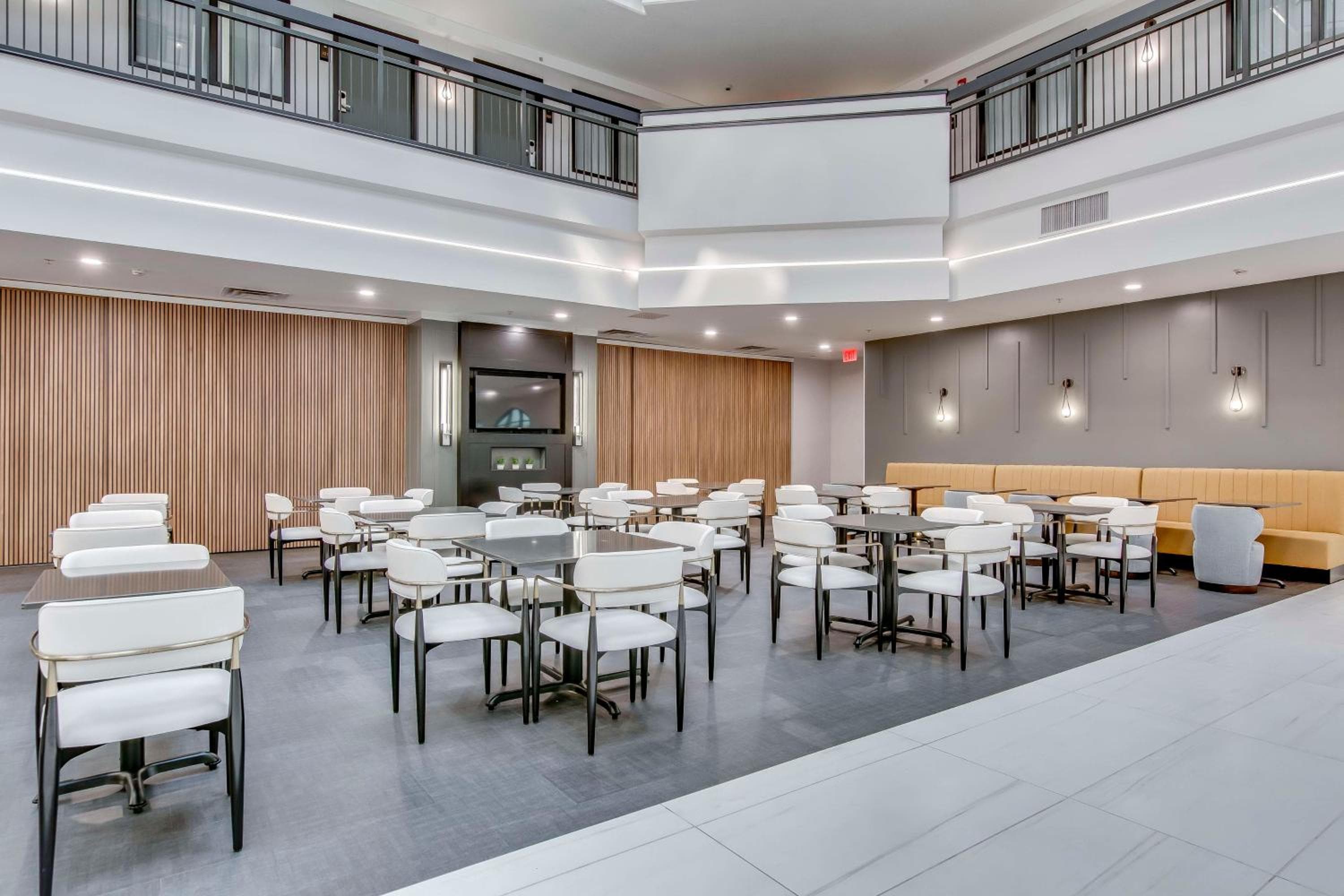 Embassy Suites by Hilton Louisville East