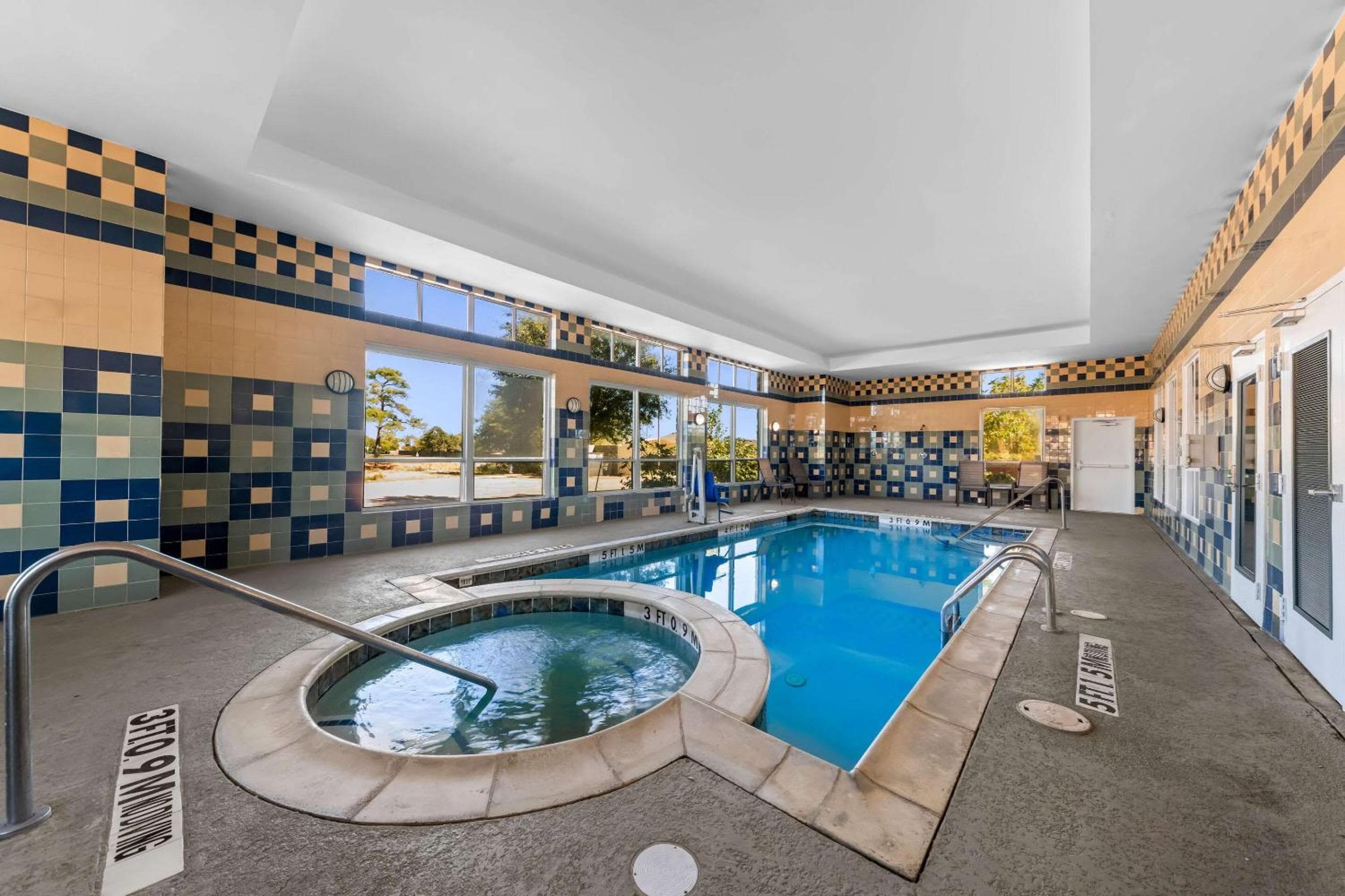 Comfort Inn & Suites Near Lake Lewisville