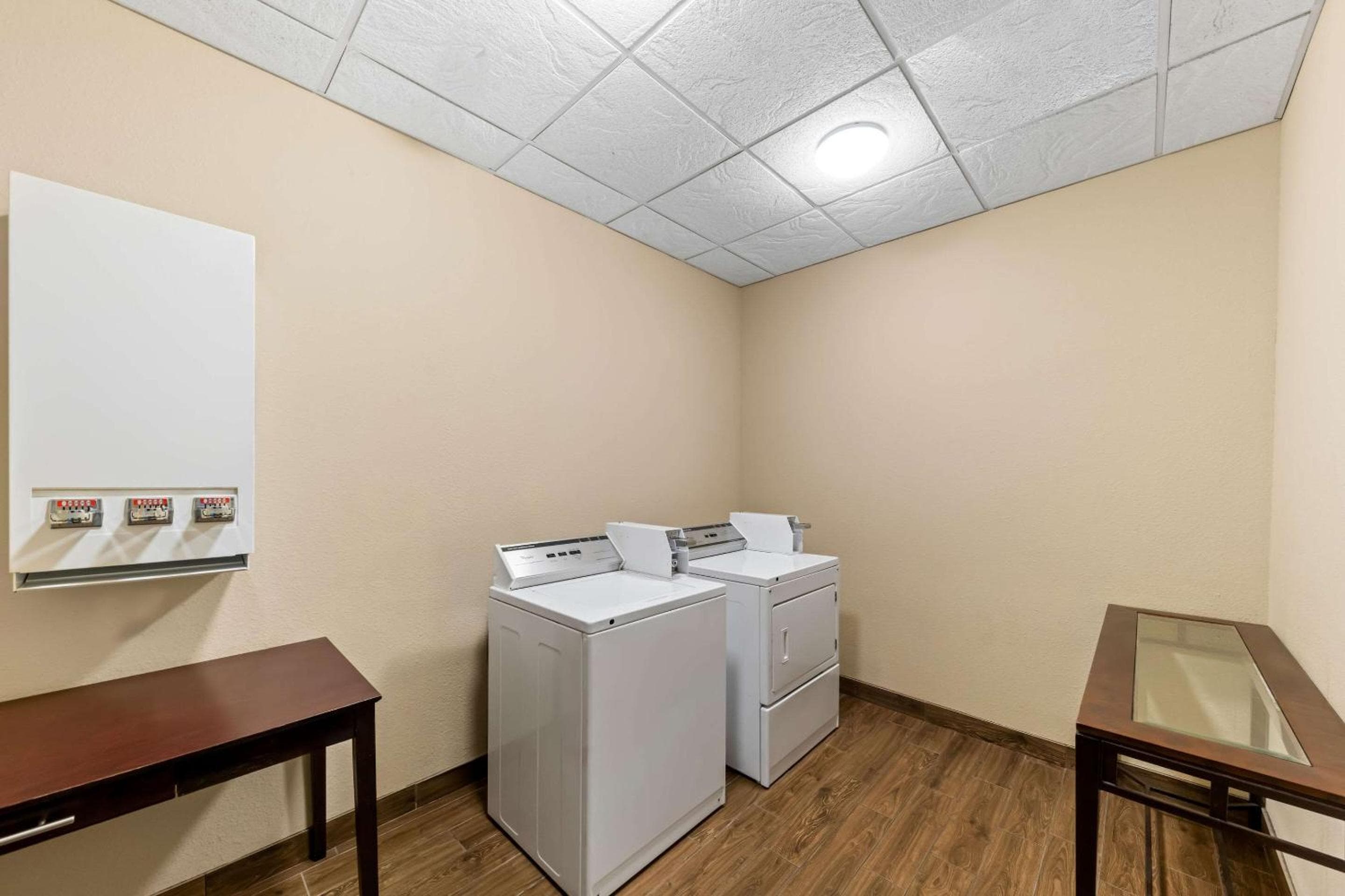 Comfort Inn & Suites Near Lake Lewisville
