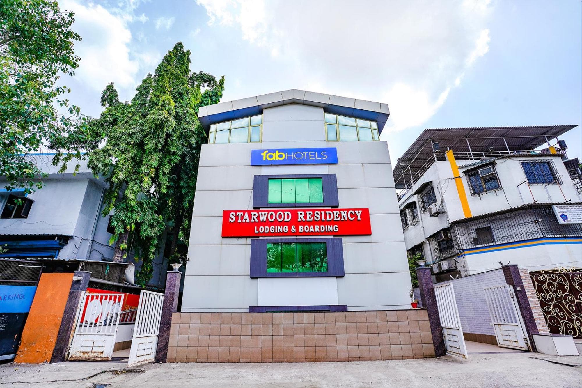 FabHotel Starwood Residency - 100M From Dr DY Patil Stadium