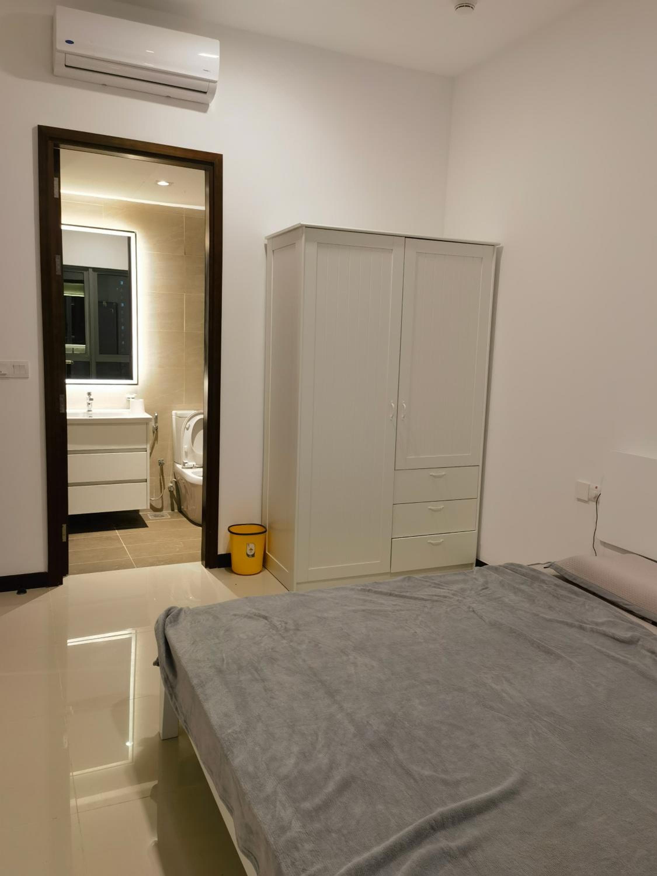 Colombo Trizen J&J future Apart ment