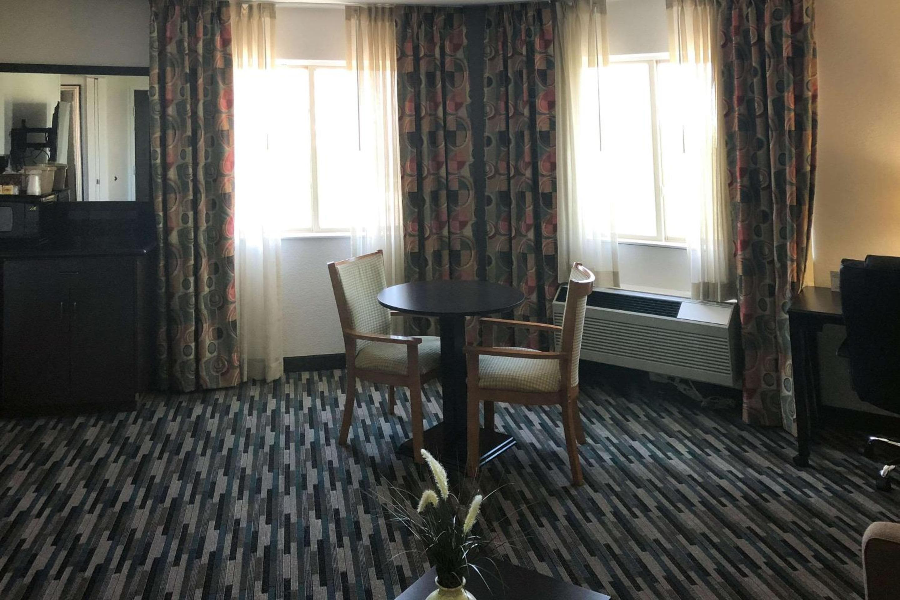 Garner Hotel Denver Airport Area