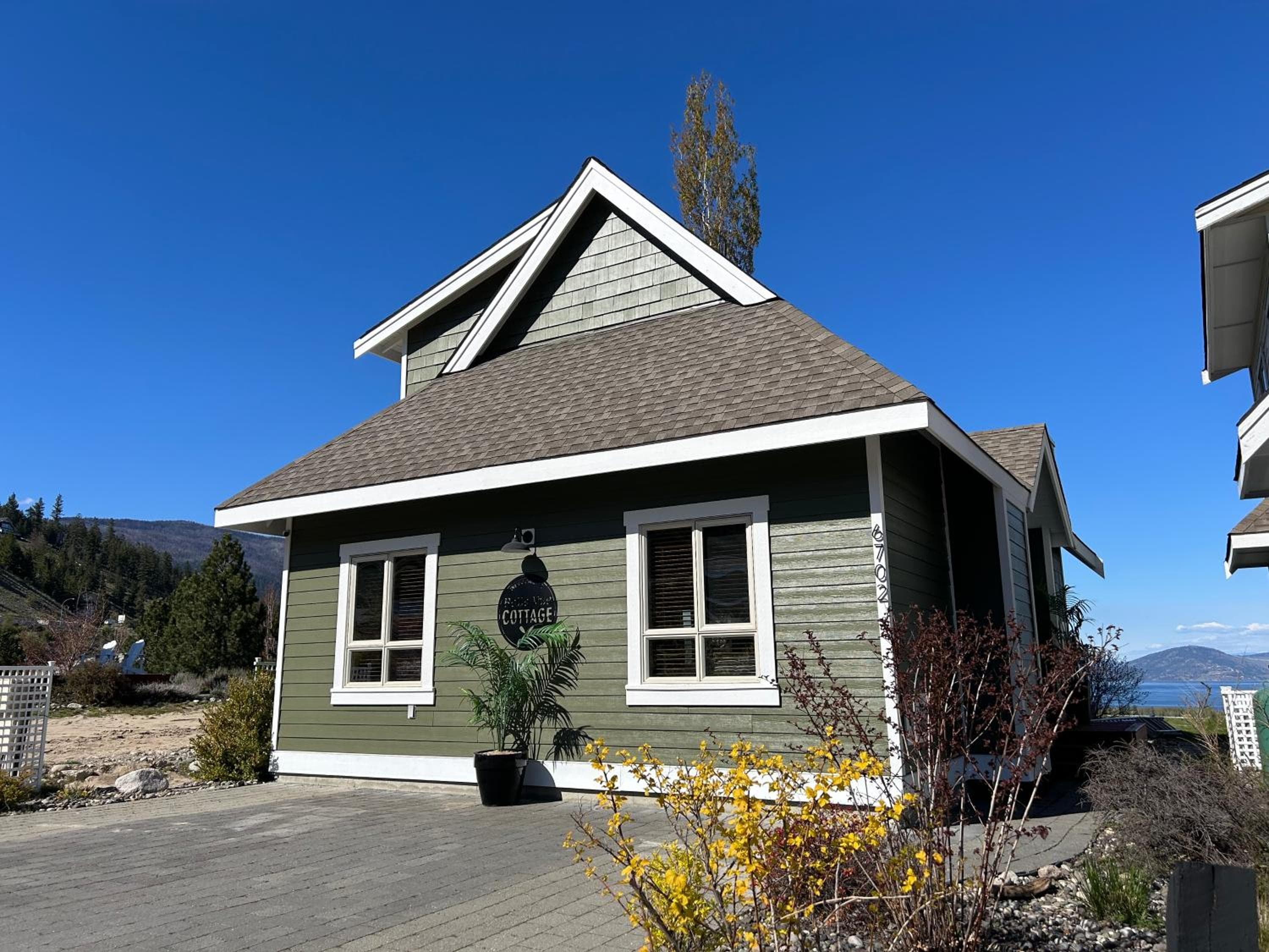 Exceptional Boutique Cottage with Incredible Lake & Vineyard Views at La Casa Resort - Sleeps 6