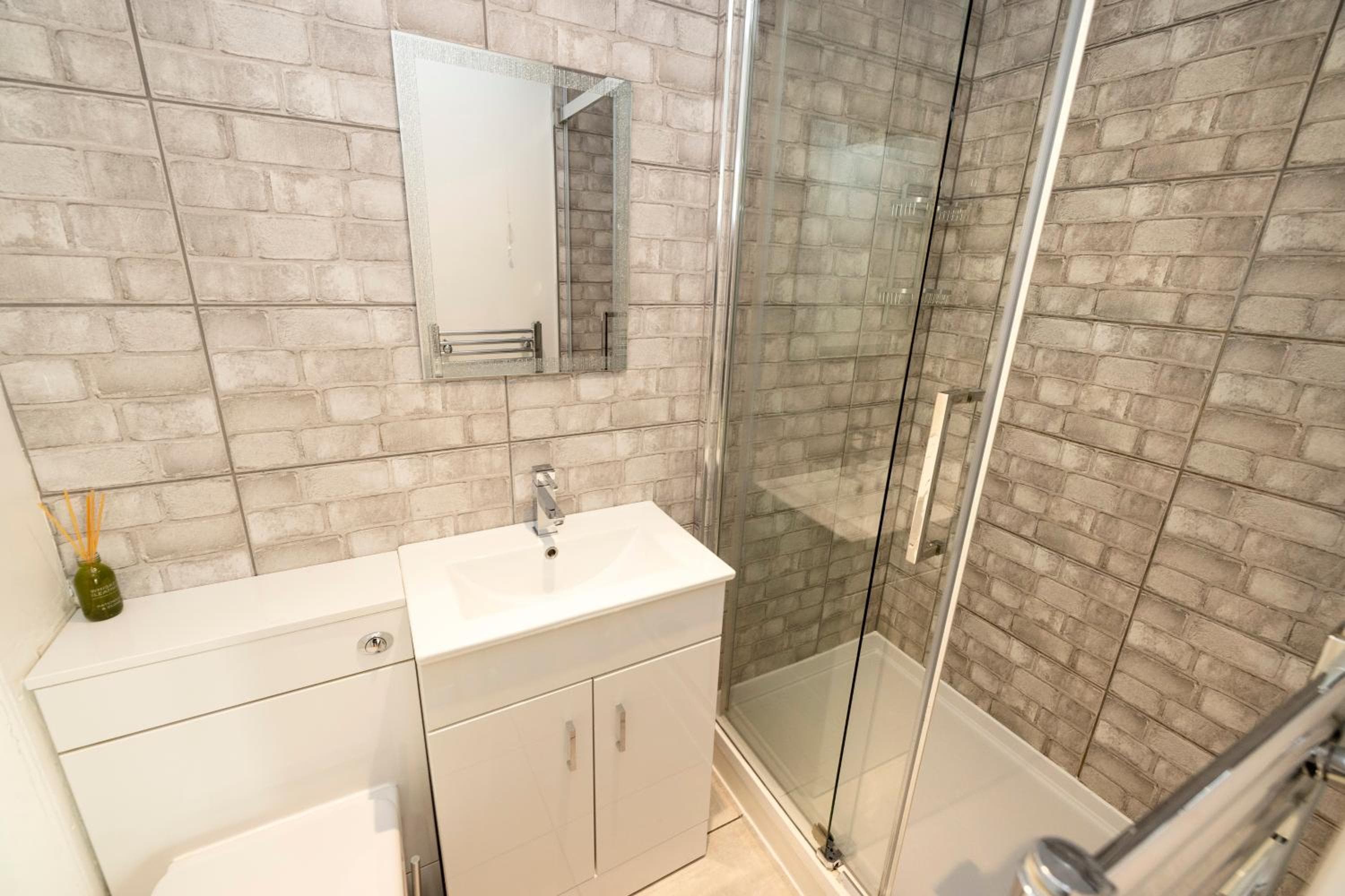 JOIVY Beautiful apartment, private garden, Calton Hill