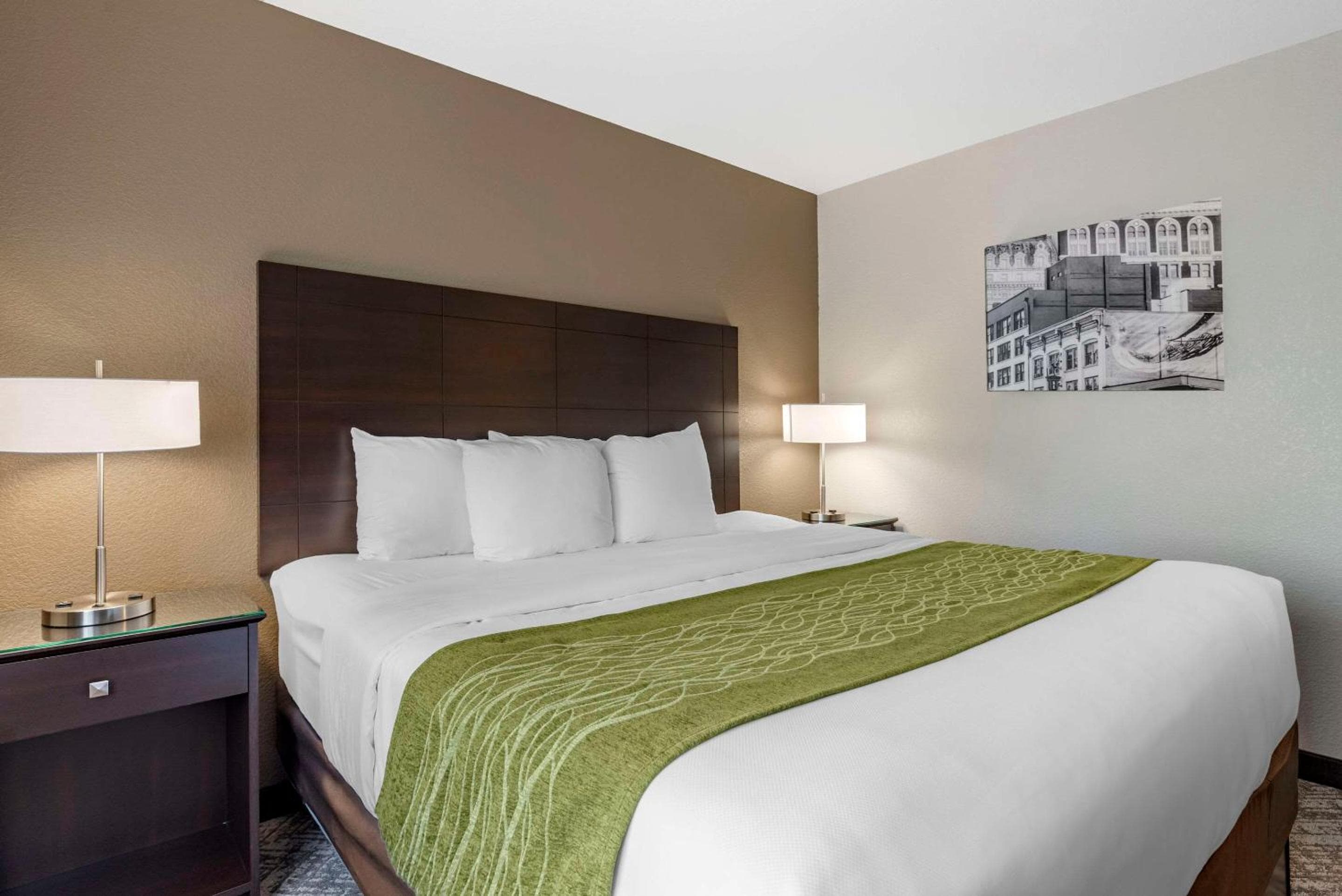 Comfort Inn & Suites Tualatin - Lake Oswego South