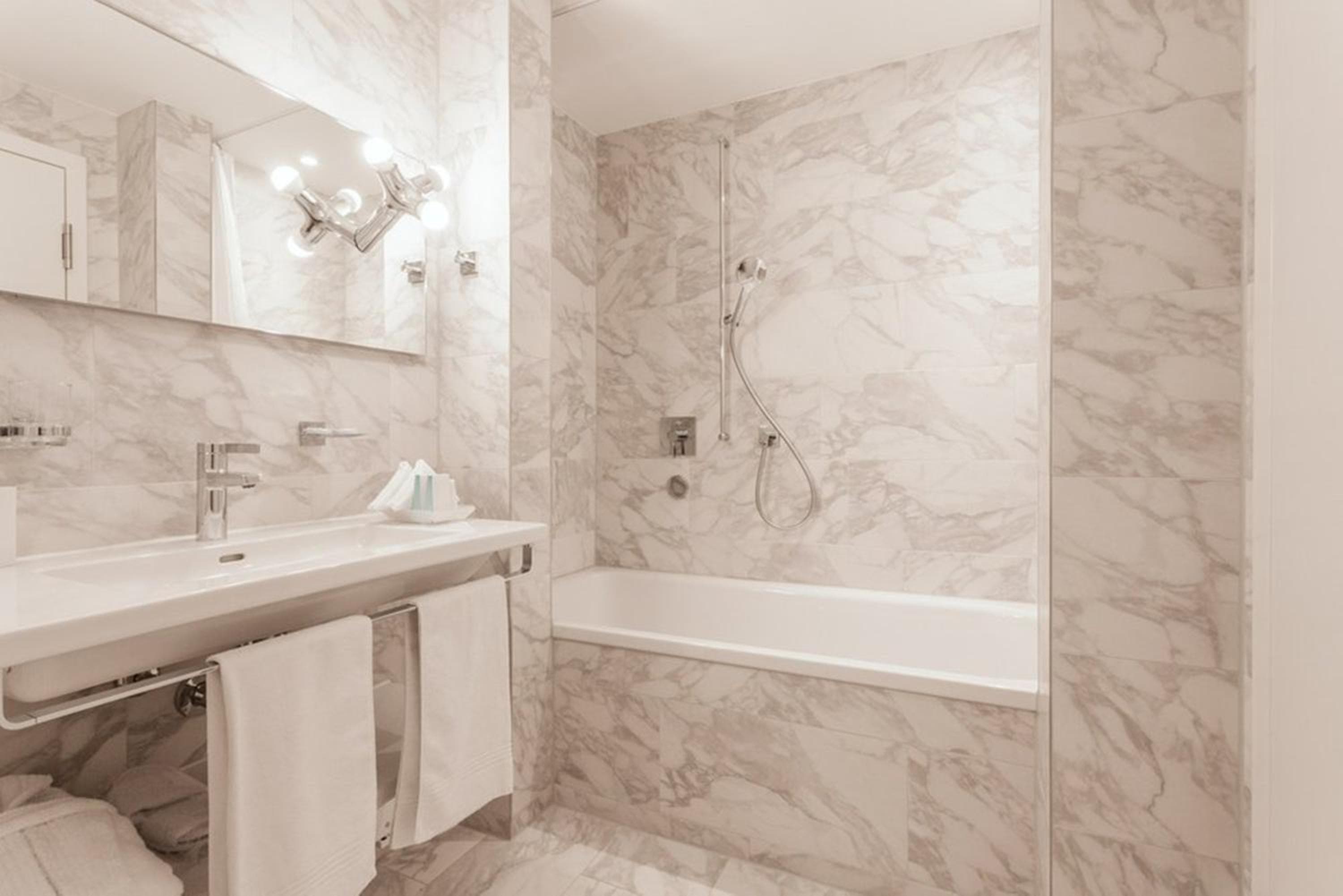 EMA House Hotel Suites