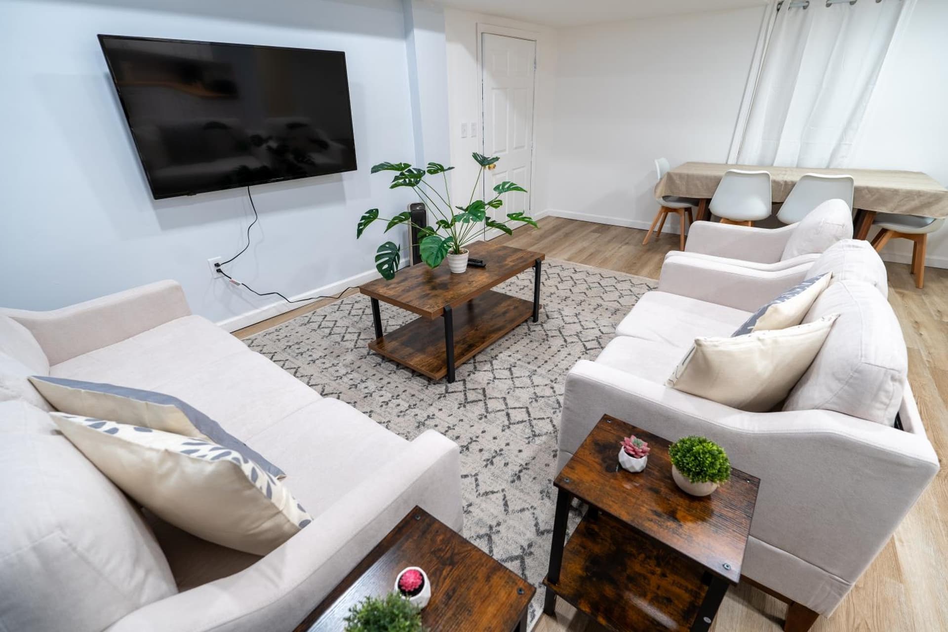 Stylish Stay By Beach & Shops