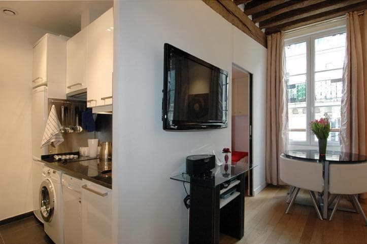 HolidaysInParis-Bourg Tibourg II