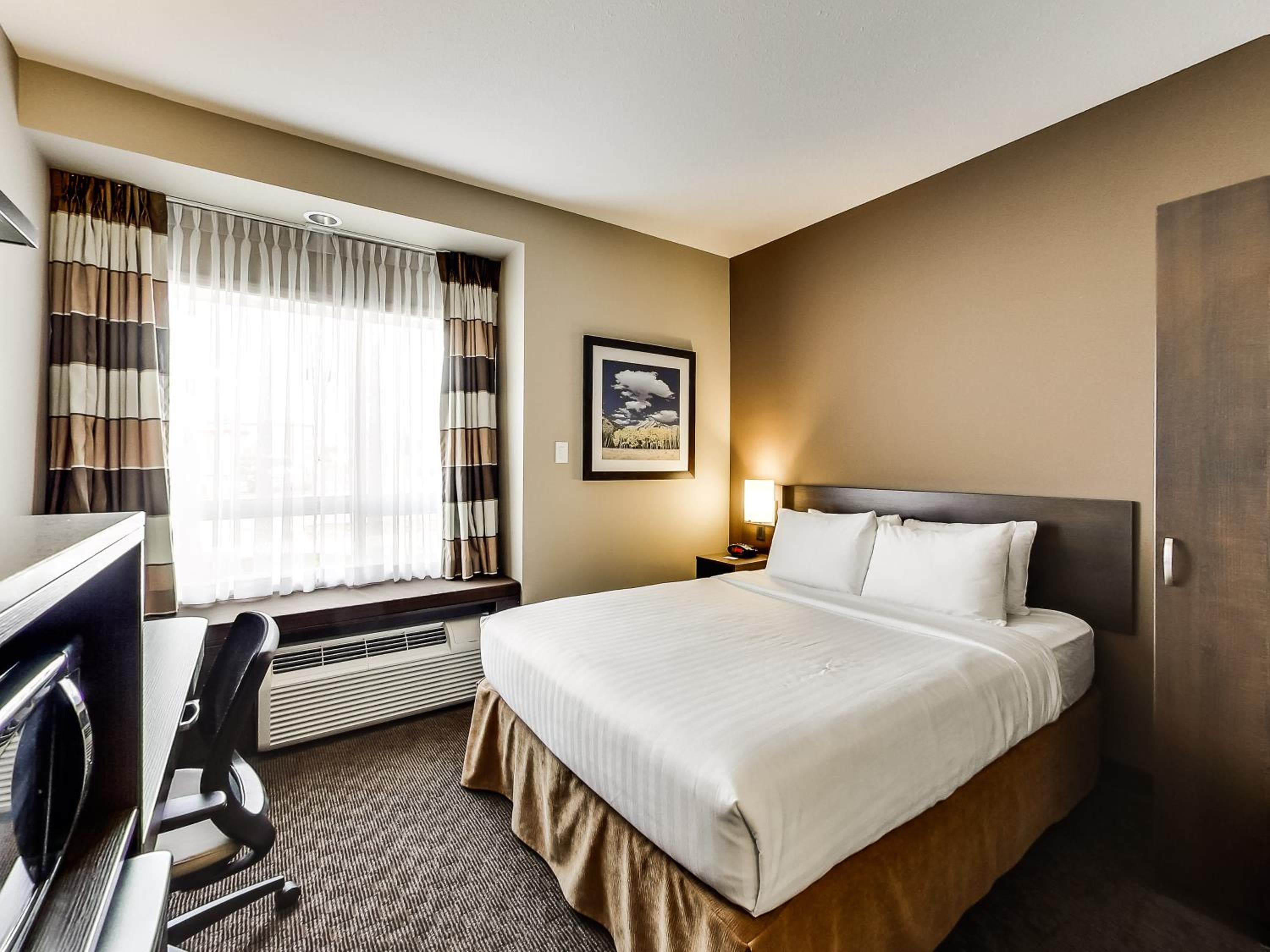 Microtel Inn & Suites by Wyndham Red Deer