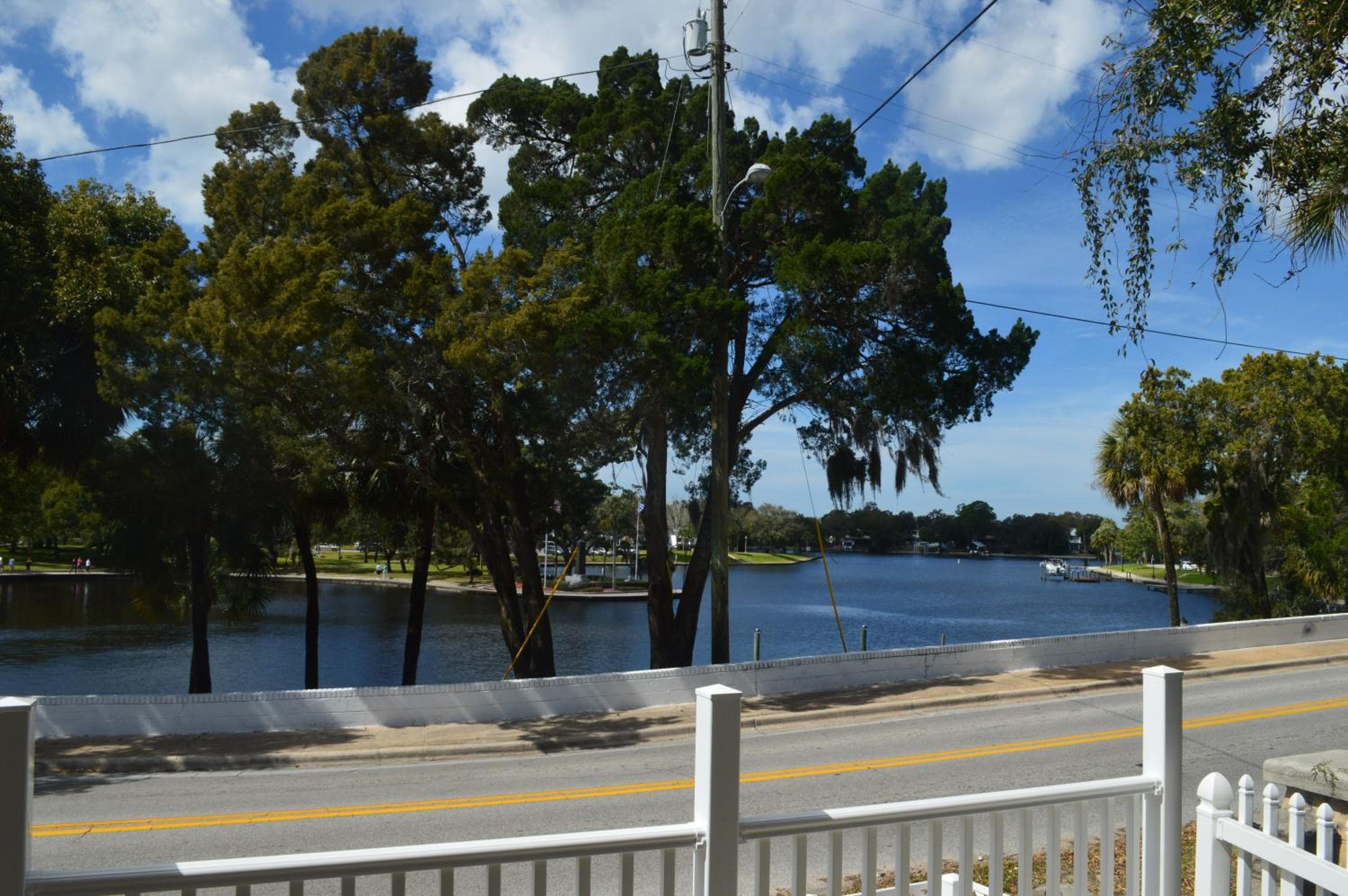 Tarpon Inn