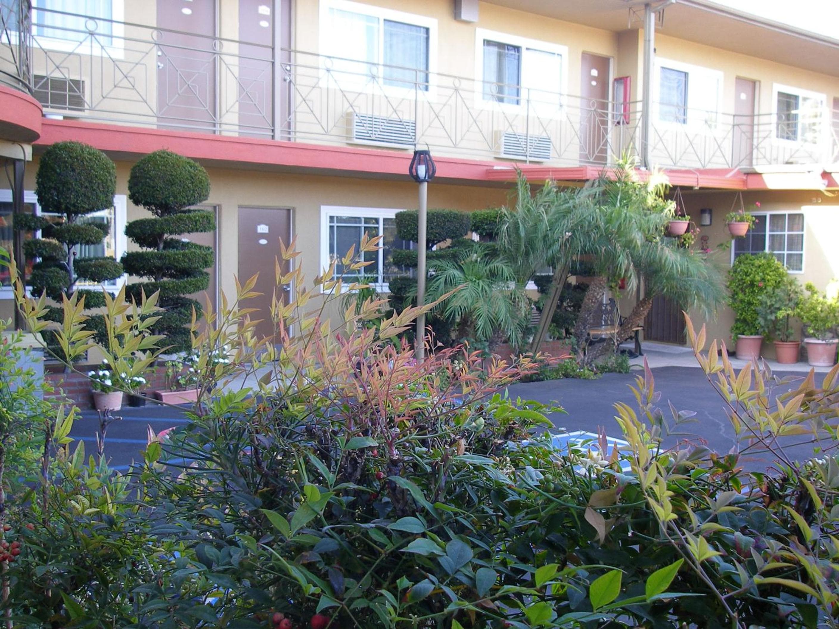 Fullerton Lodge