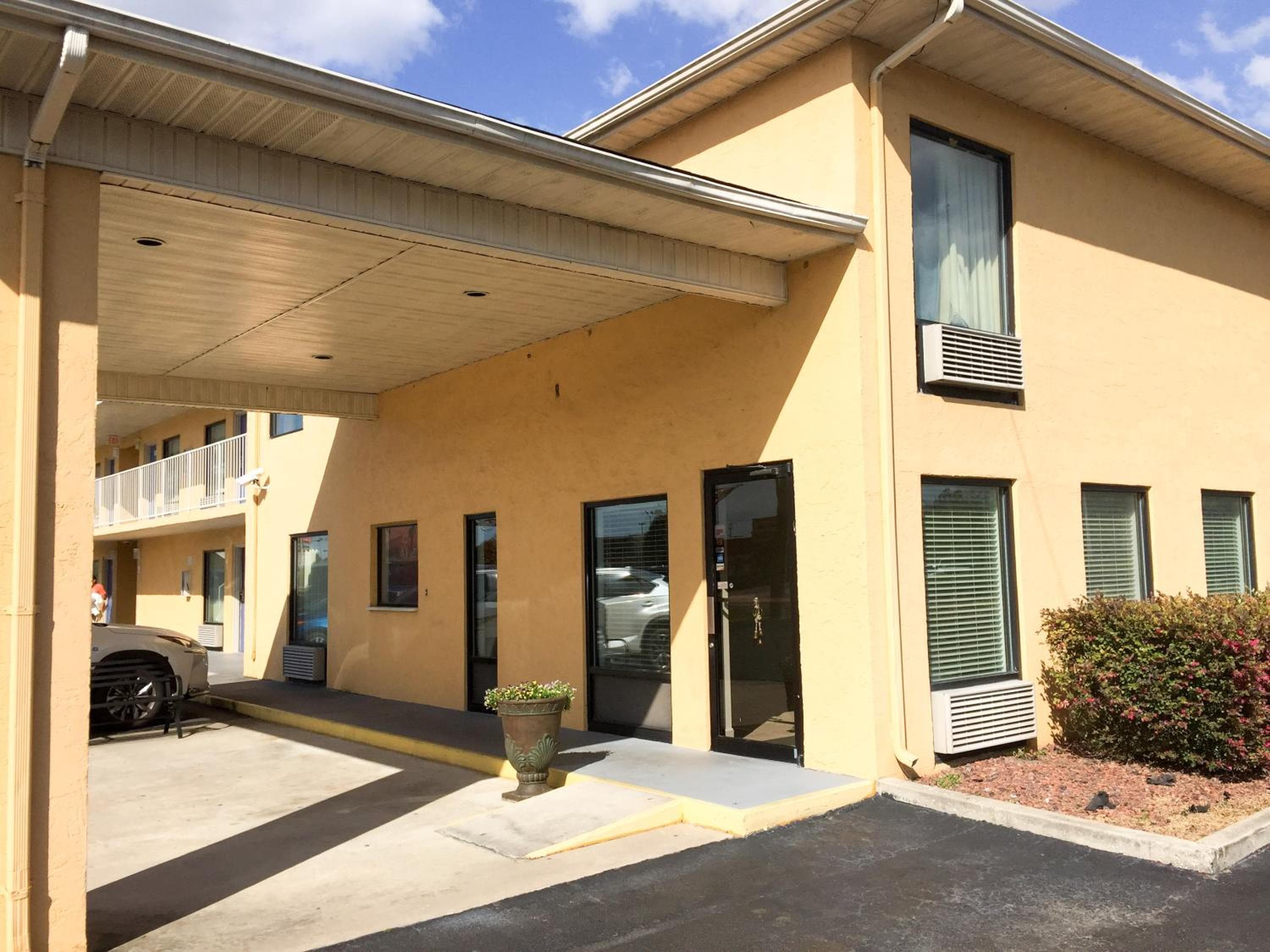 Motel 6-Macclenny, FL