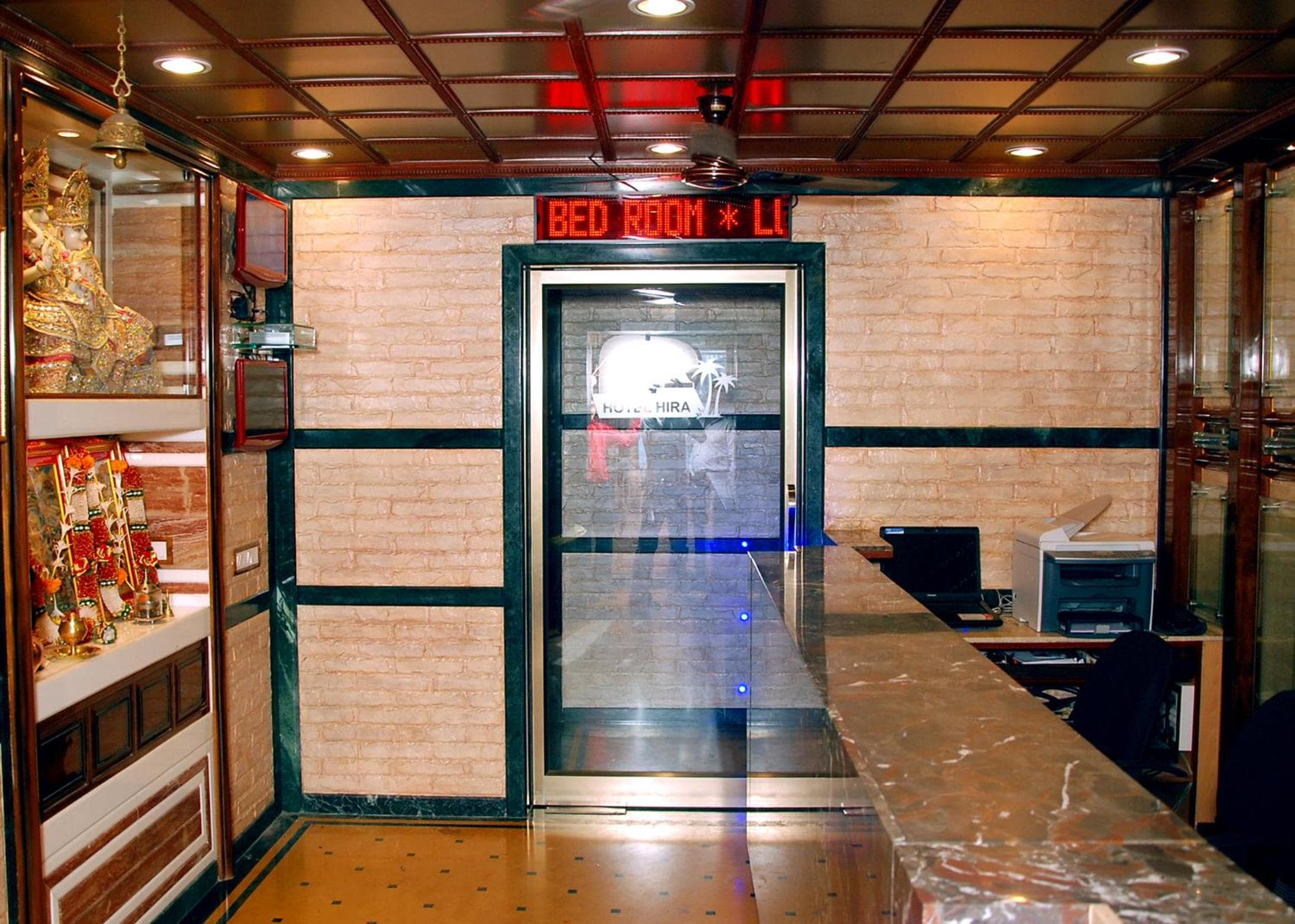 Hotel Hira