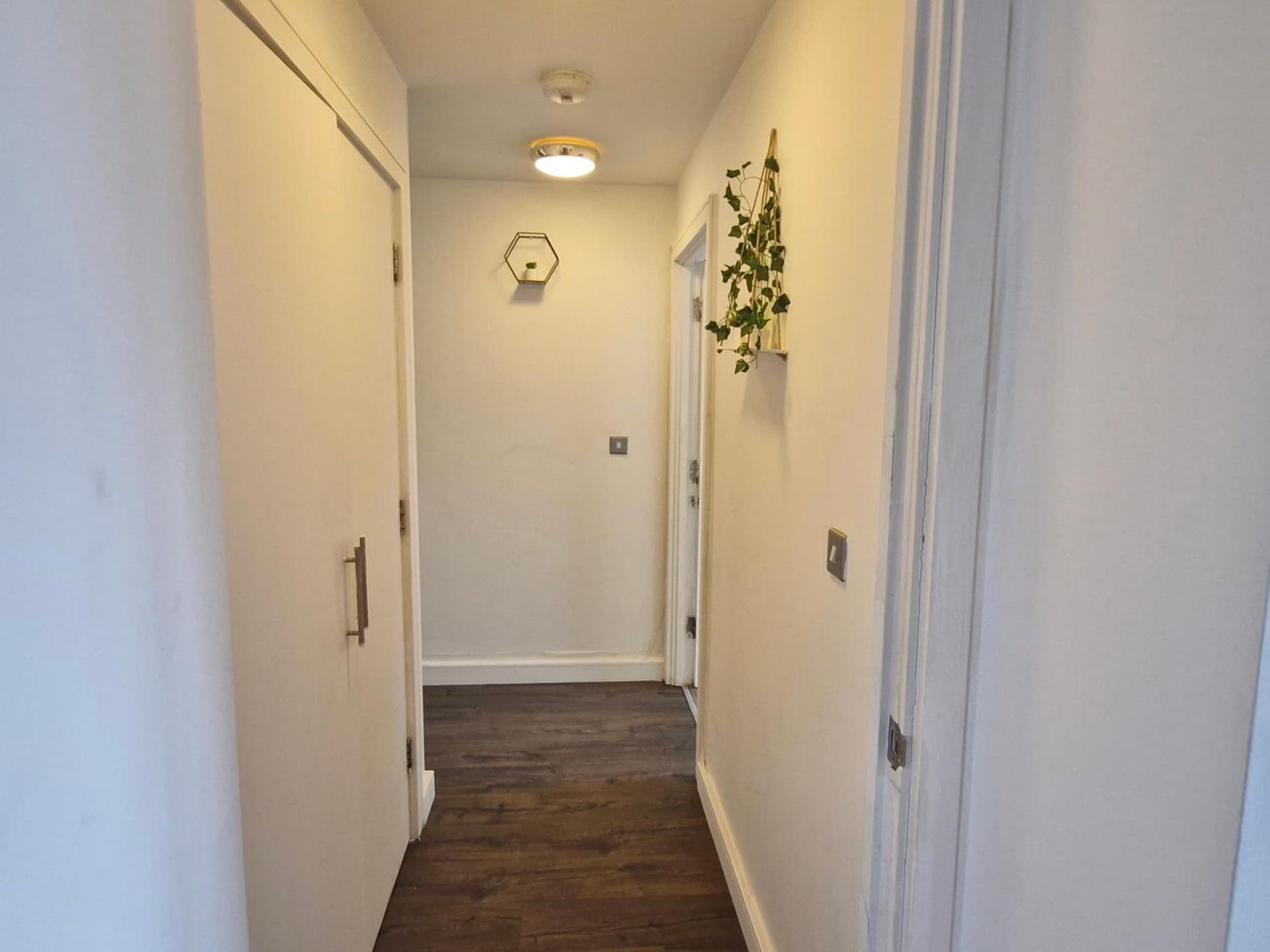 Slough Luxhaven Elegant One-Bed Apartment on High Street