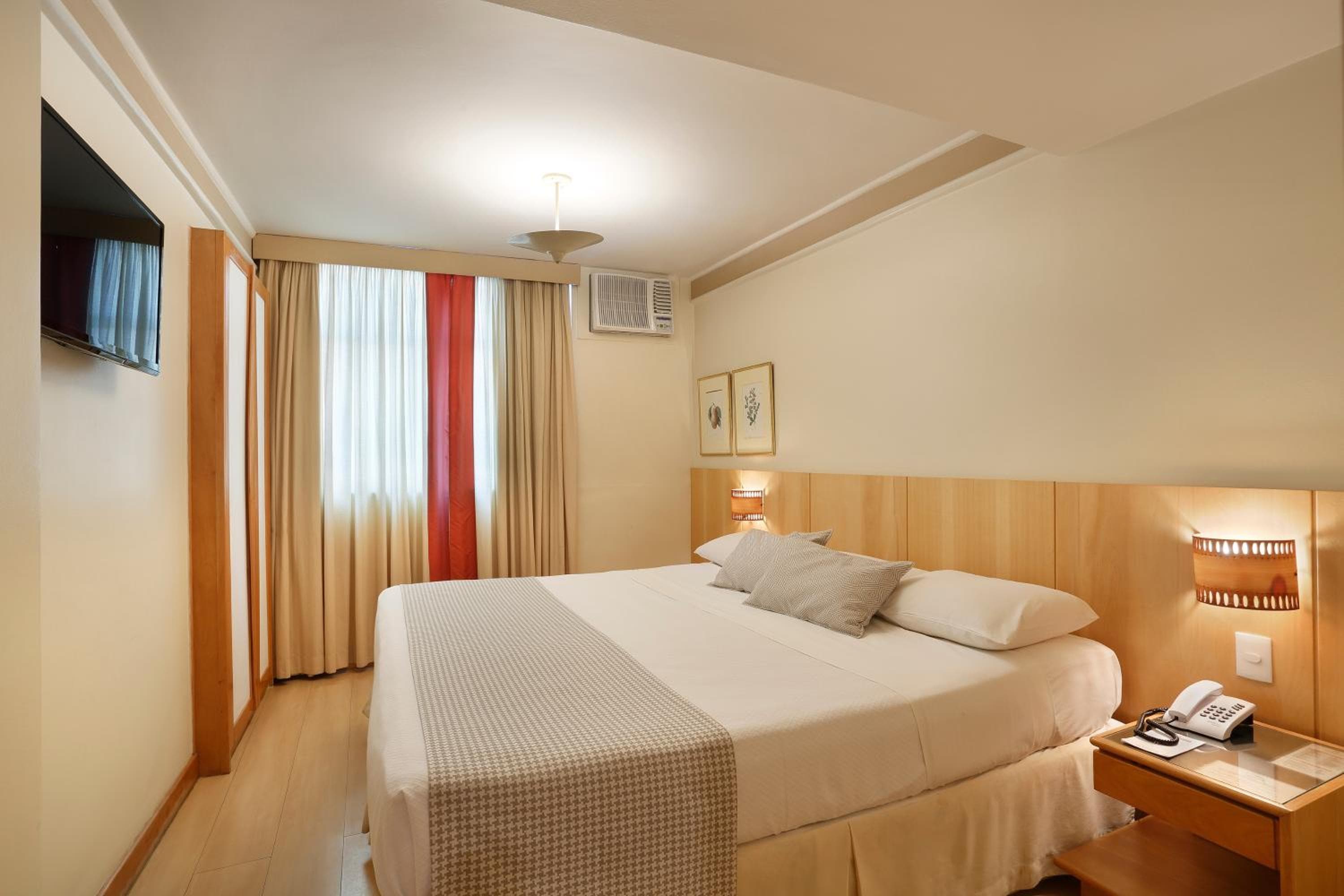 Mirasol Copacabana Hotel