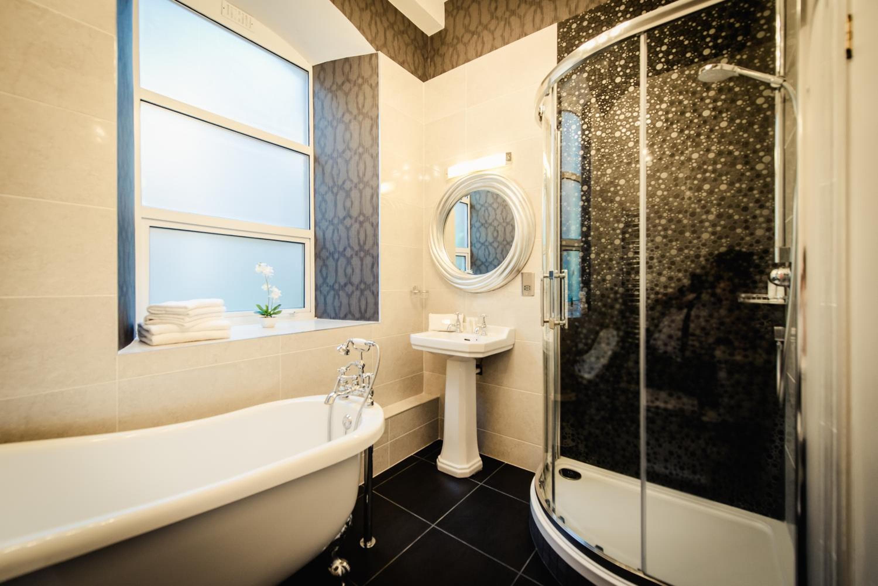 Hotel Isaacs Cork City