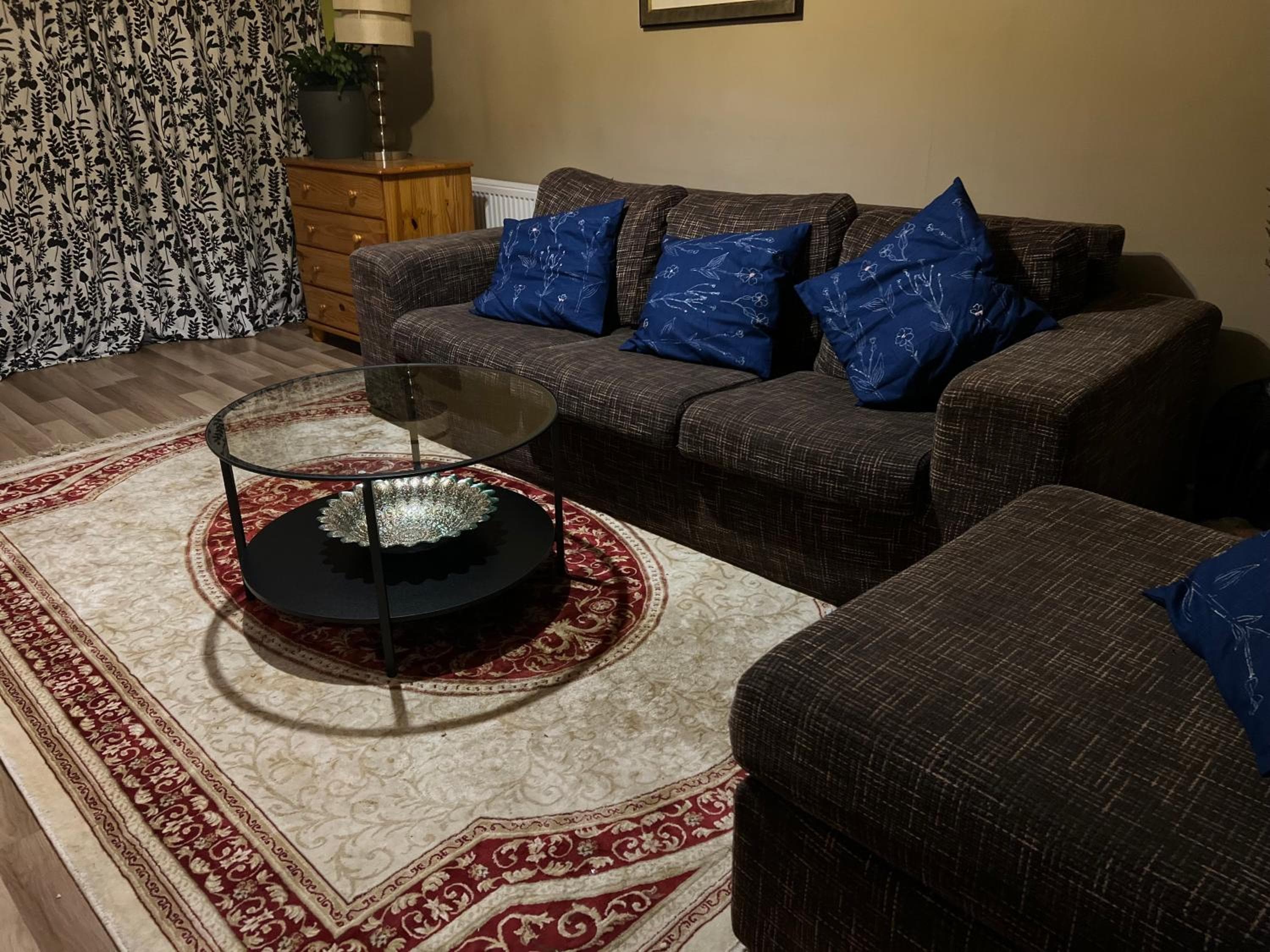 Spacious 4 Bedroom Bungalow with 2 Bathrooms with Garden and Parking in Dublin