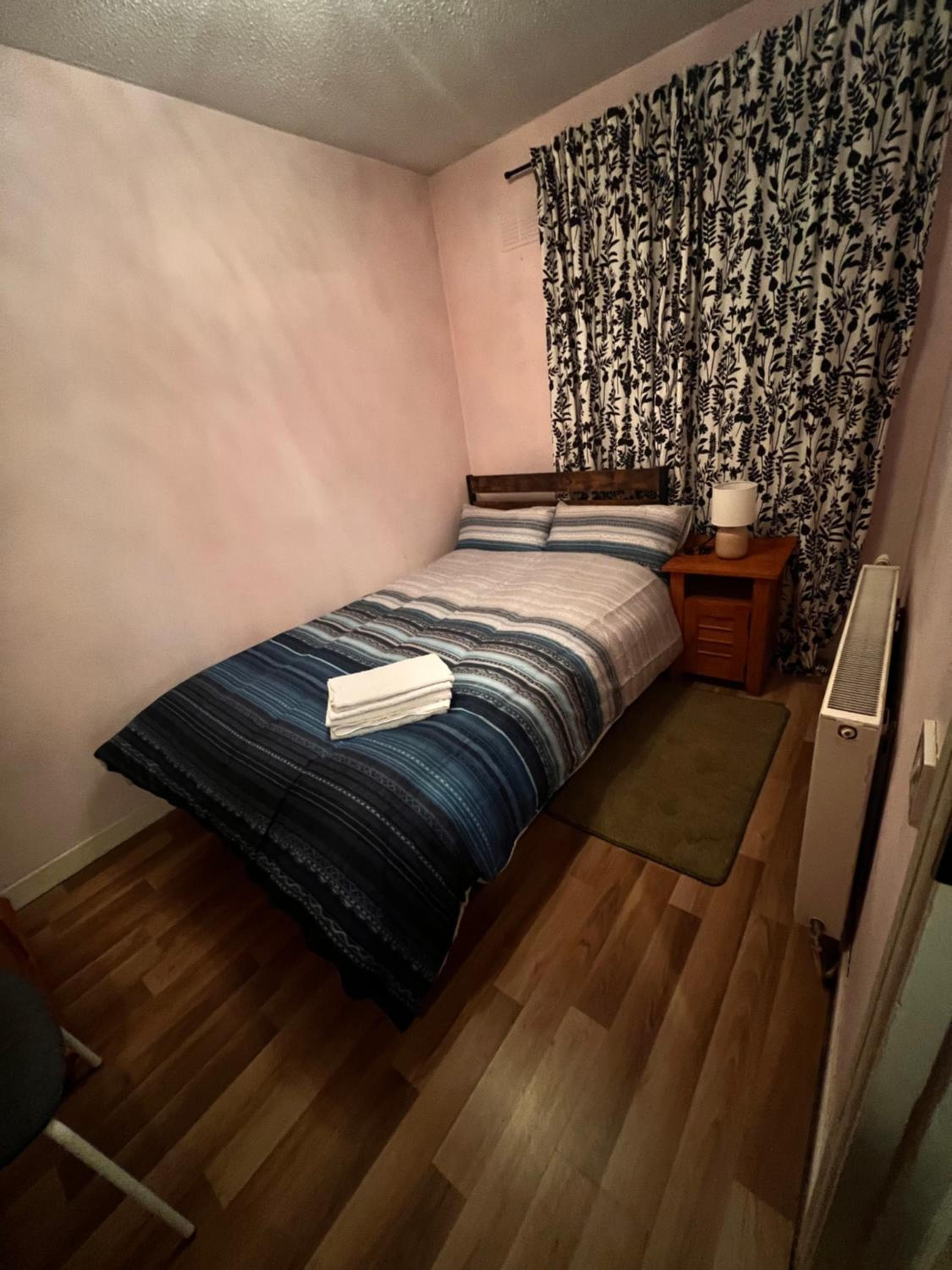 Spacious 4 Bedroom Bungalow with 2 Bathrooms with Garden and Parking in Dublin