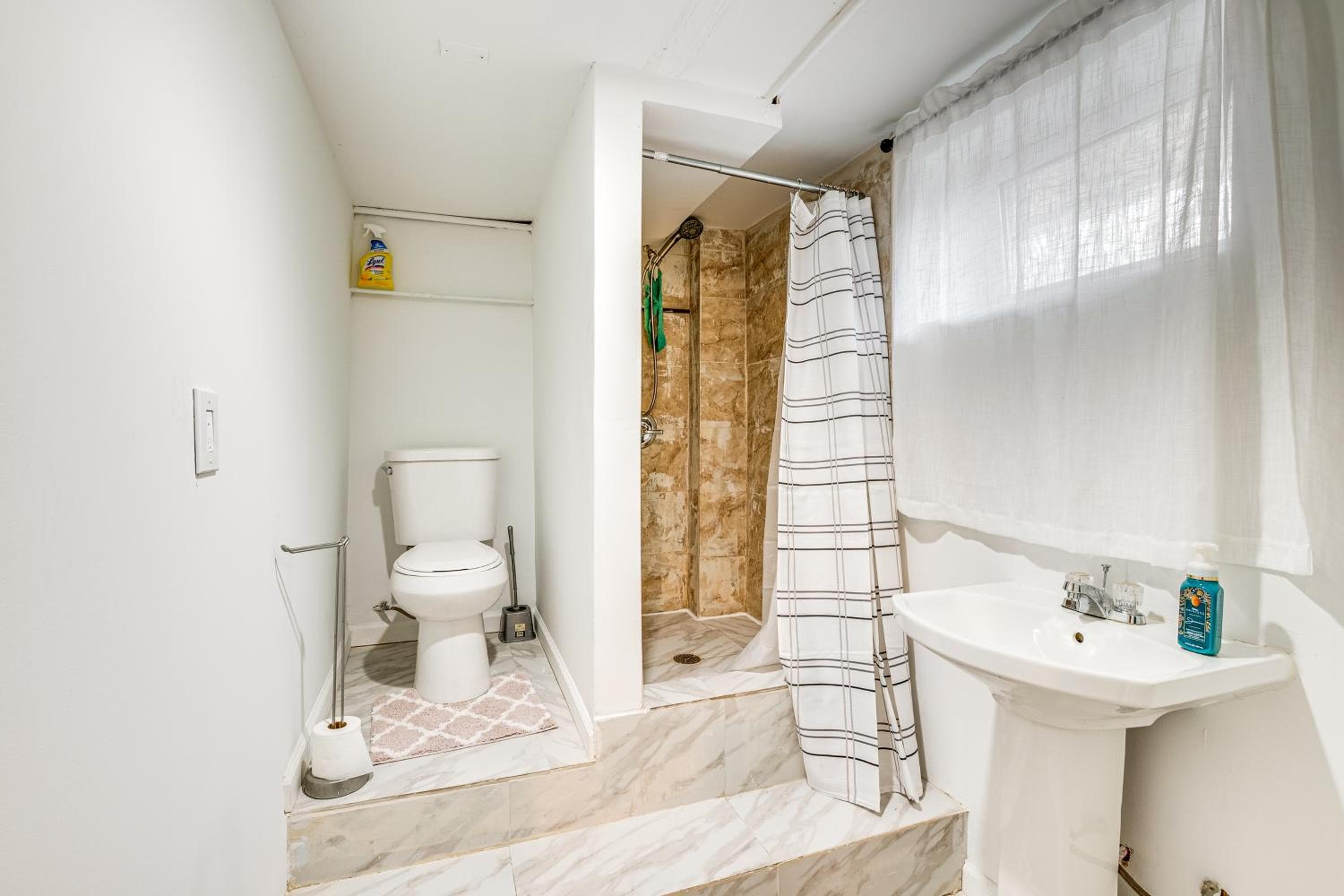 Work, Explore & Relax: Centrally Located Union Gem