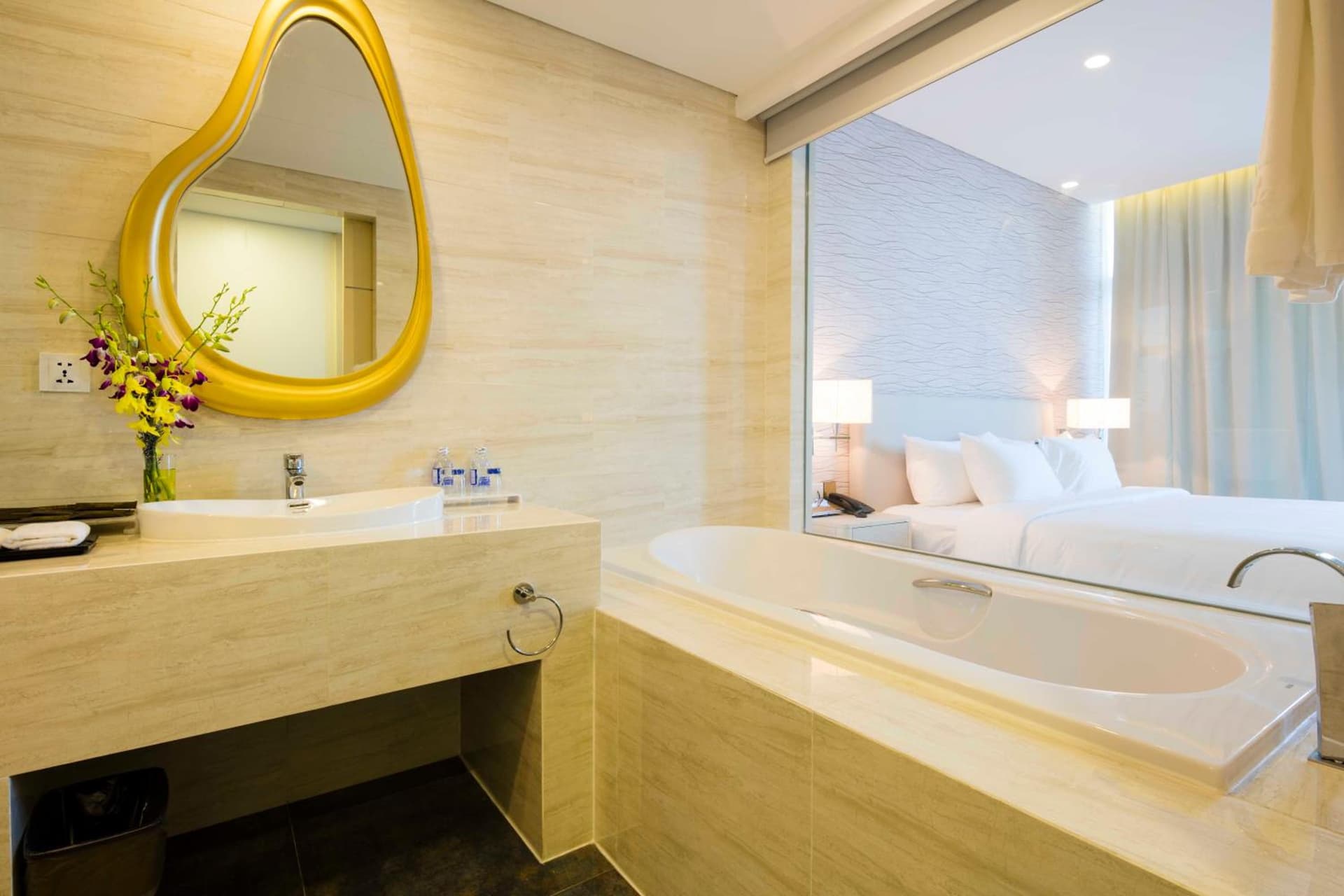 Diamond Bay Hotel